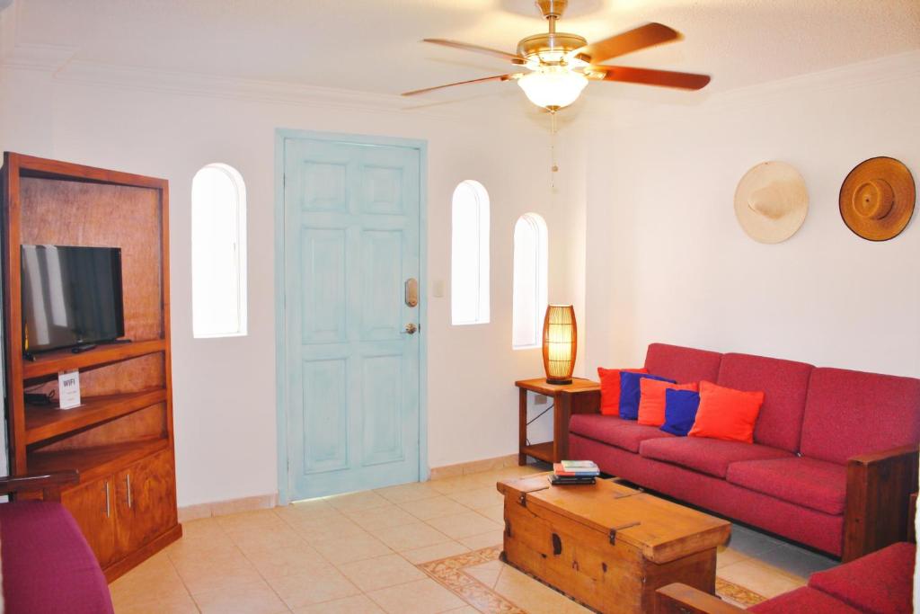 Villa Four Bedrooms Two Bathrooms