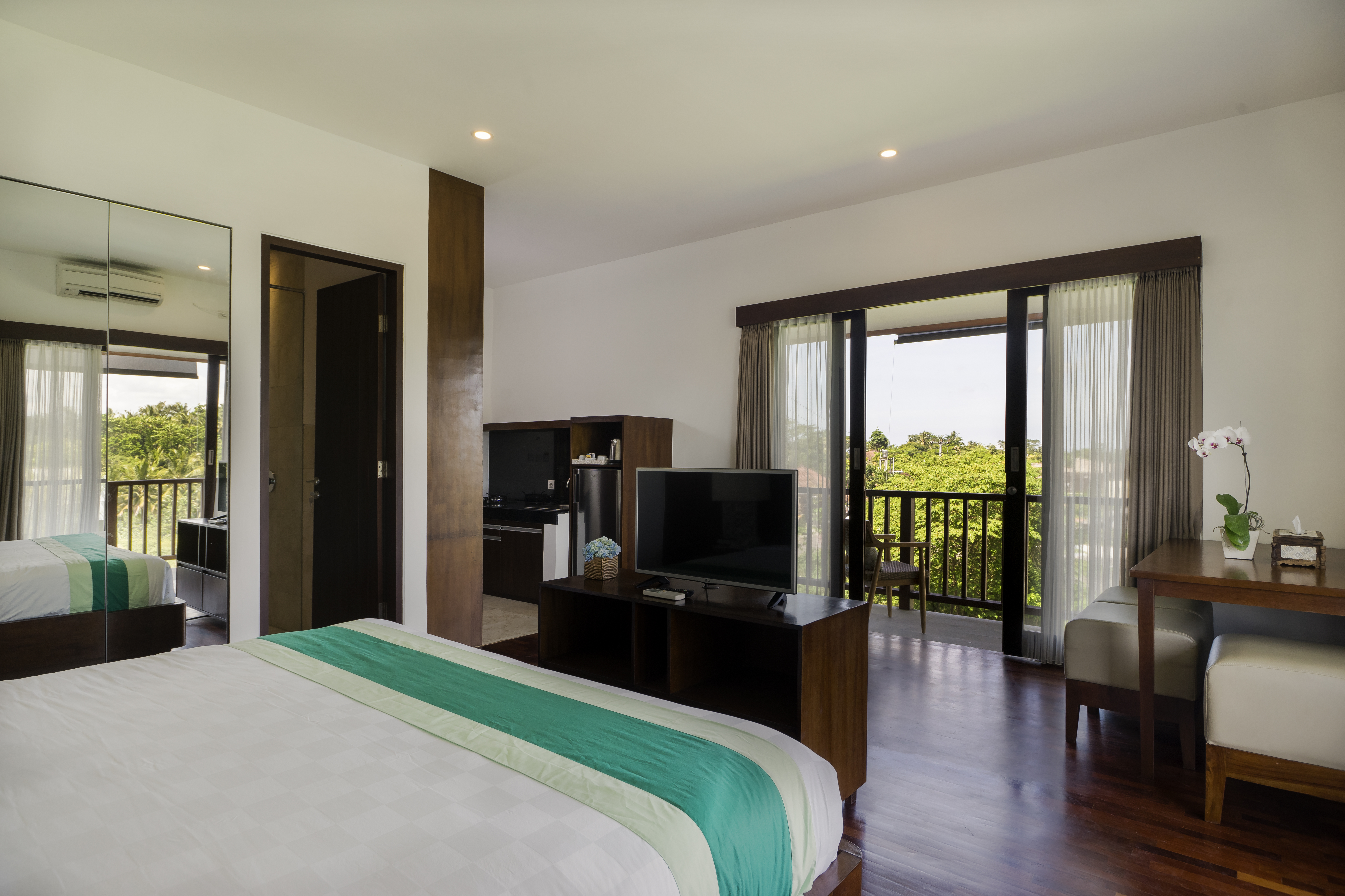 Junior Suite Pool View