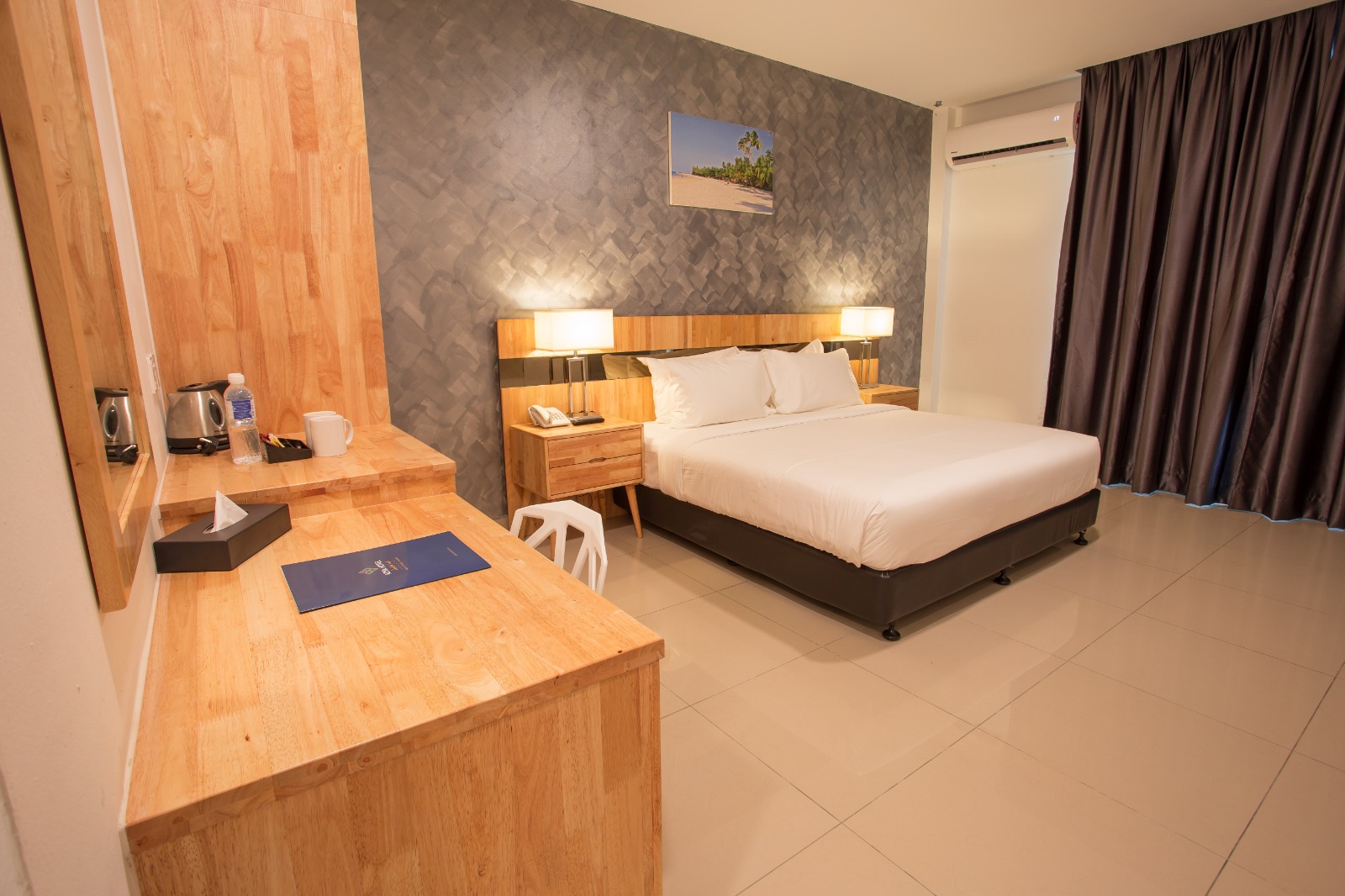 Double Deluxe King Bed