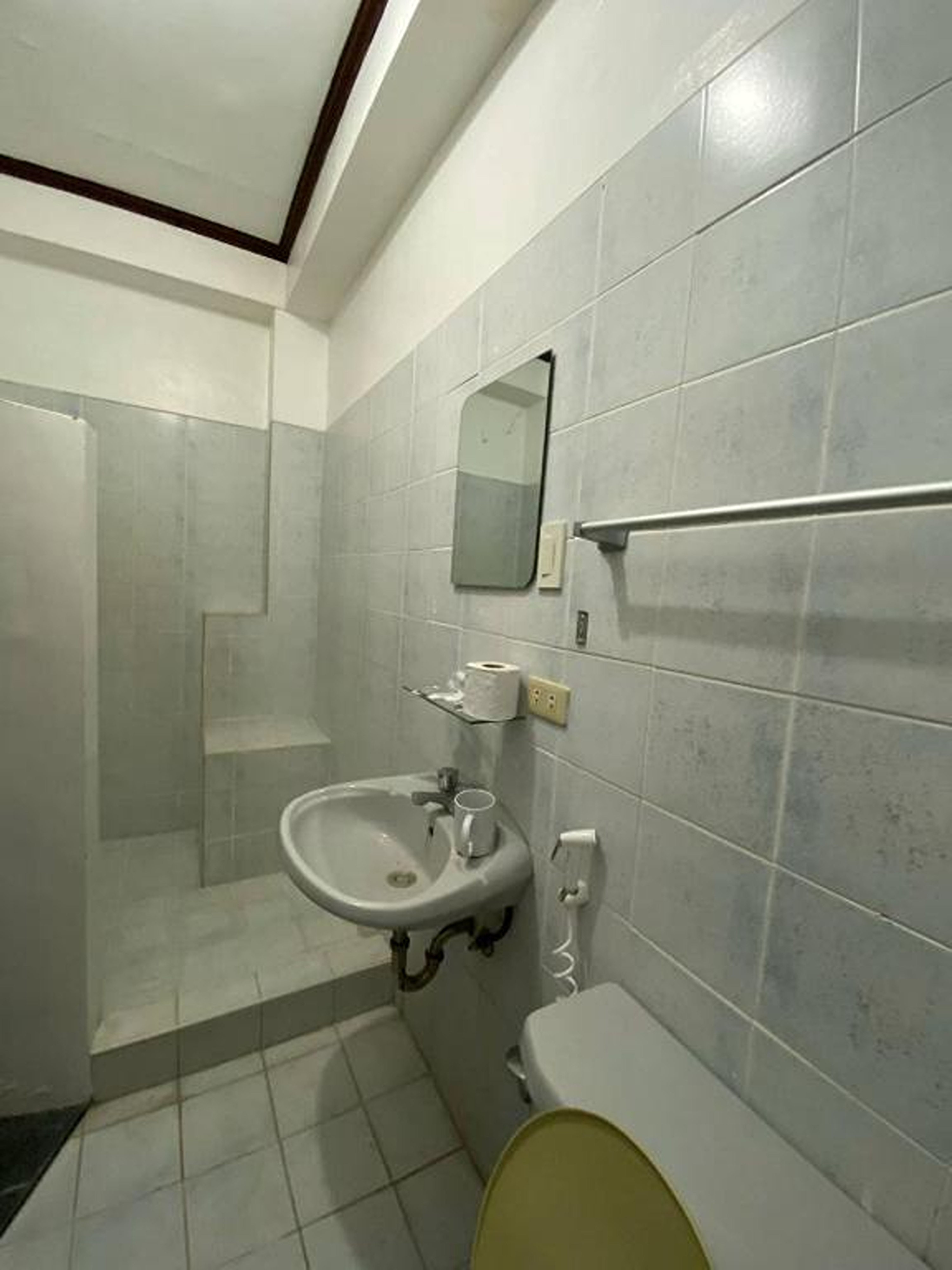 Double No Air Conditioning