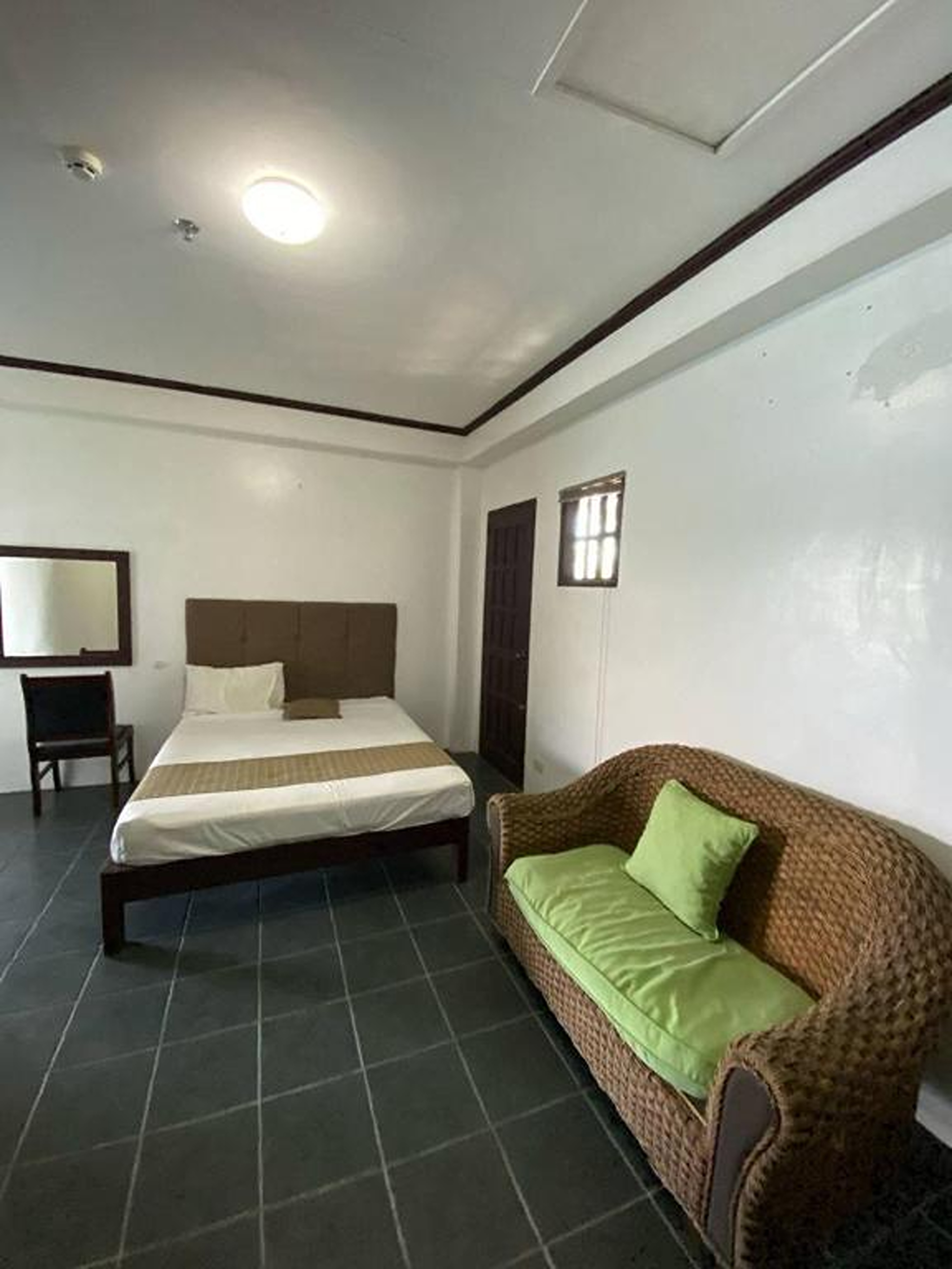 Double No Air Conditioning