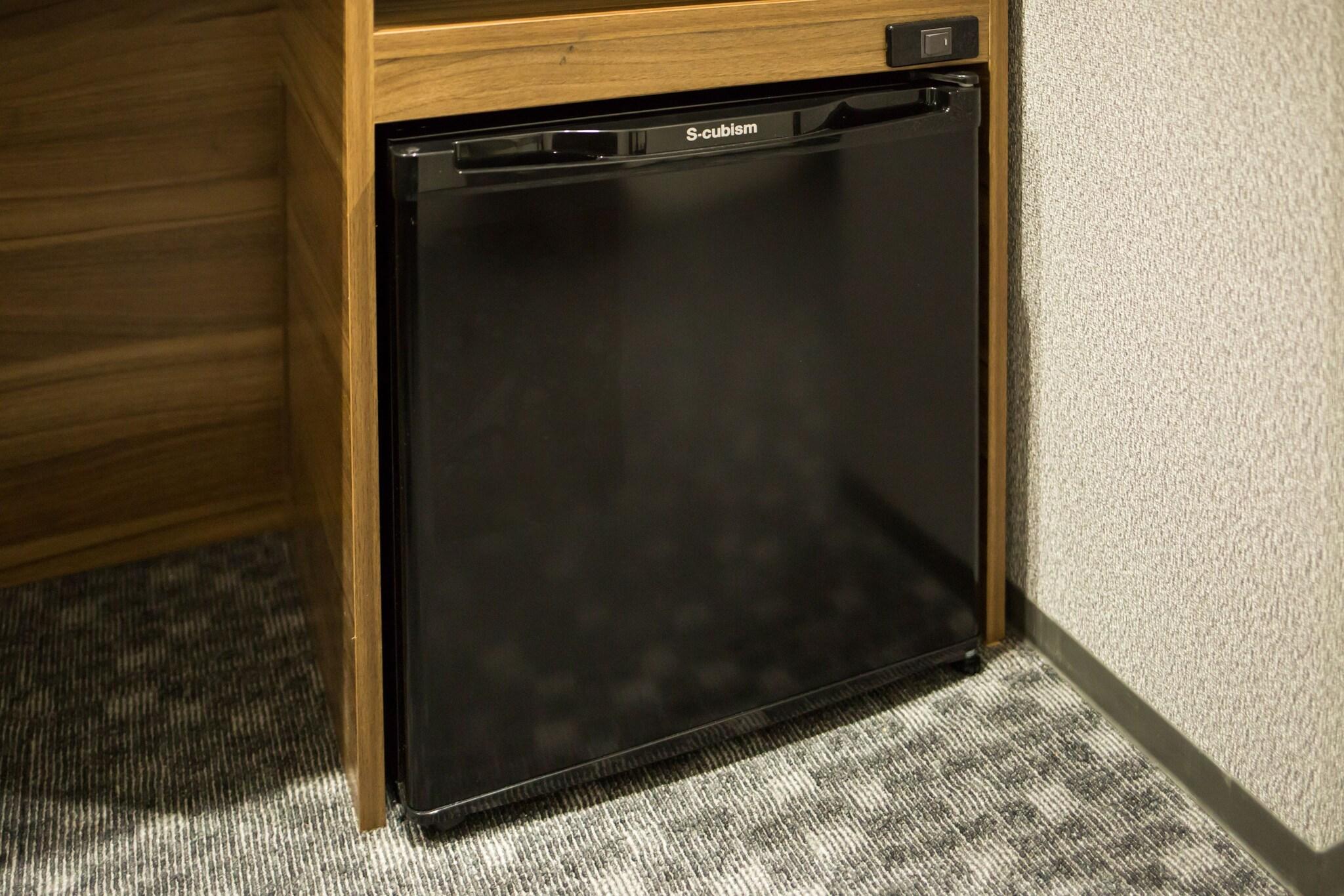 Twin Accessible Smoking