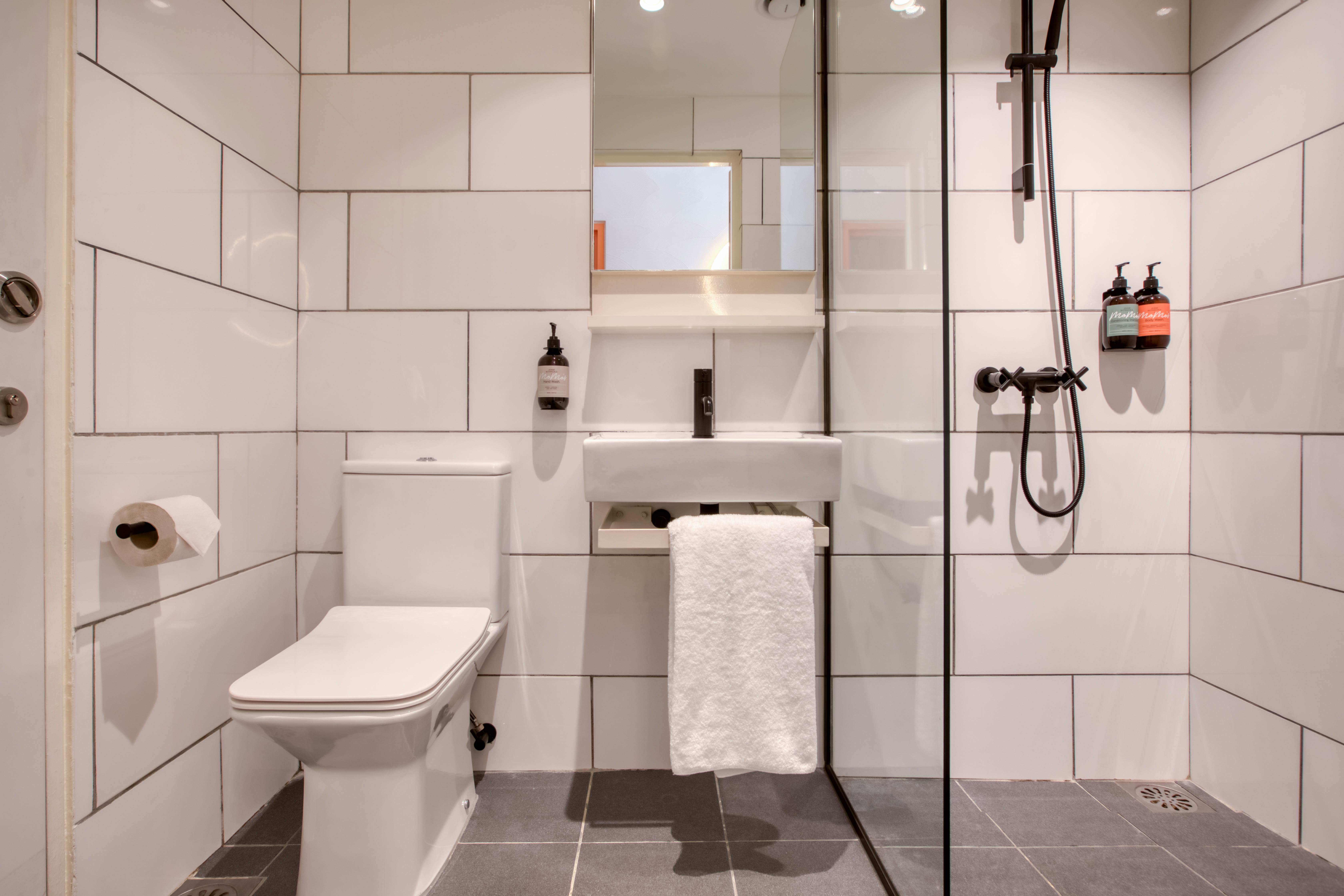 Double City View Queen Bed