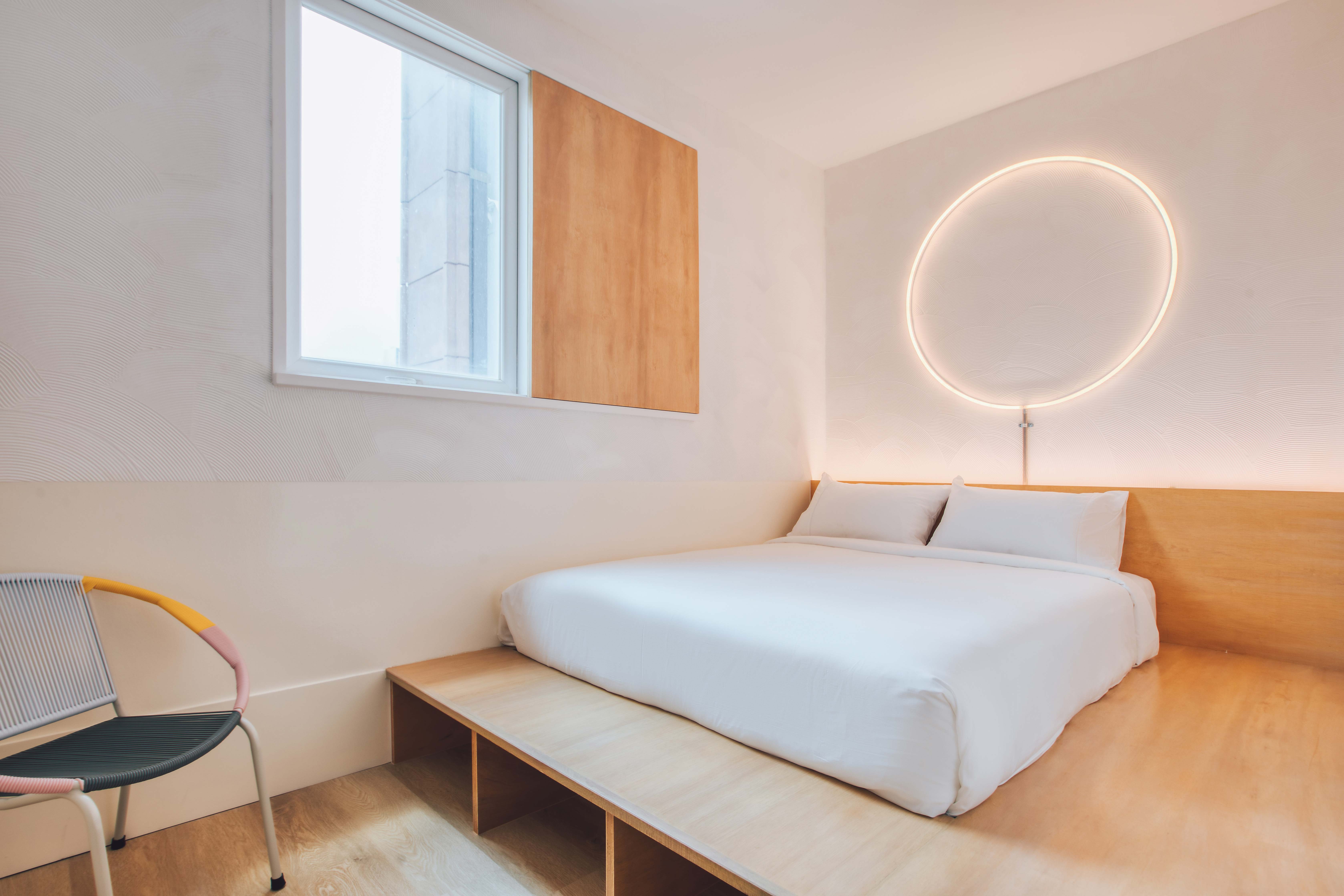 Double City View Queen Bed