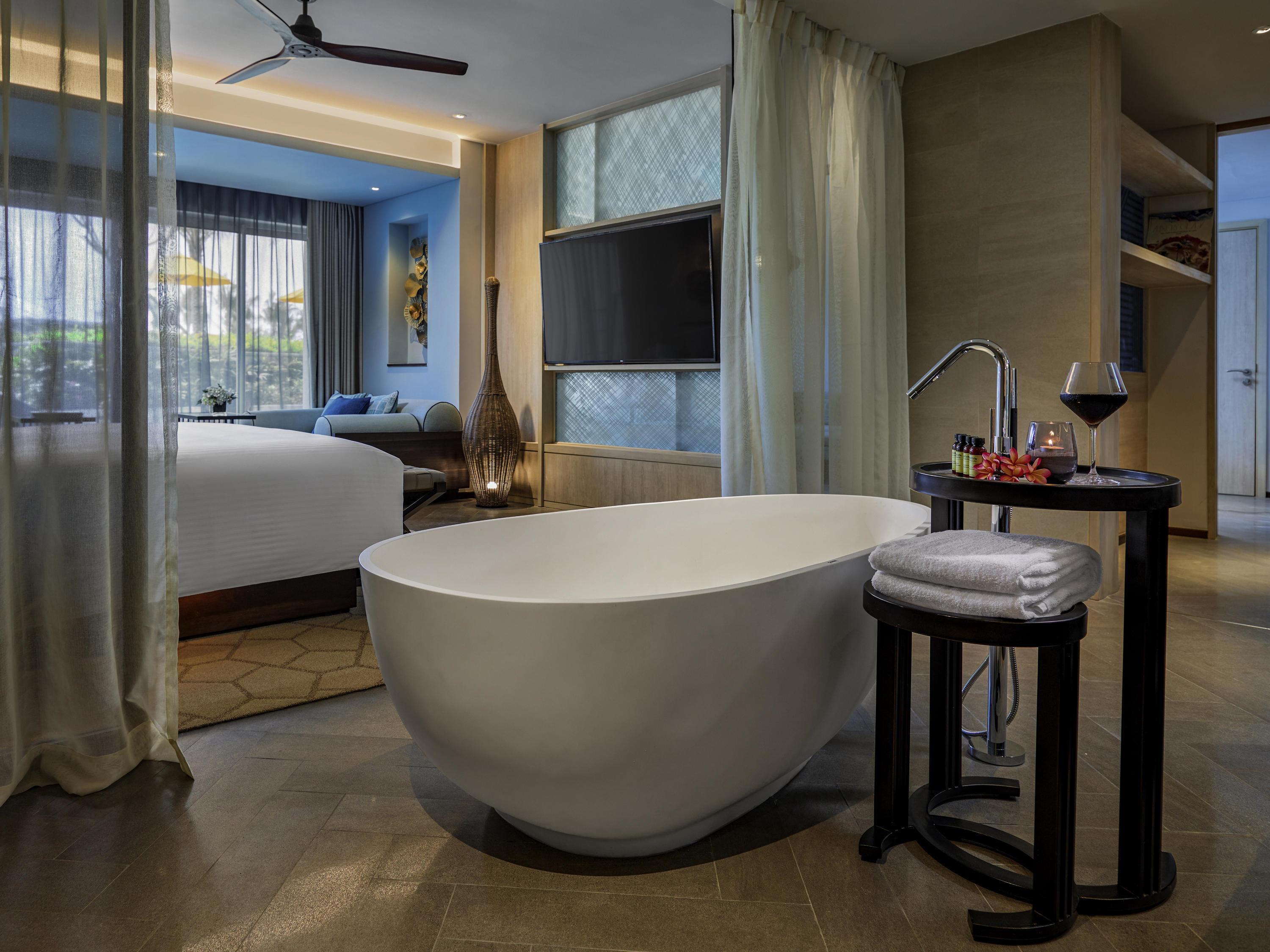 Suite Deluxe Pool View