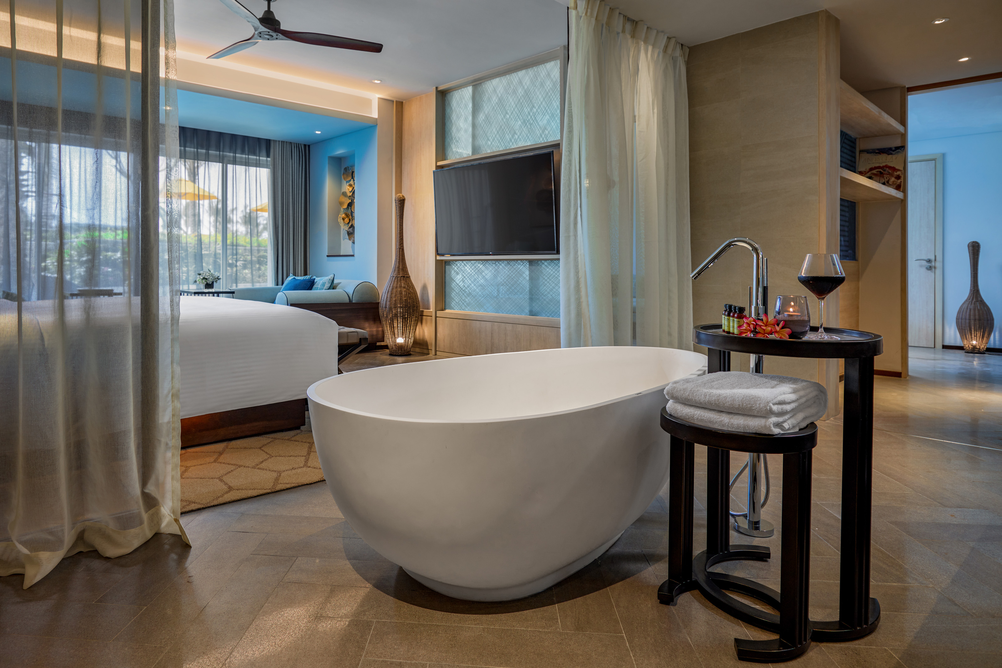 Suite Deluxe Pool View