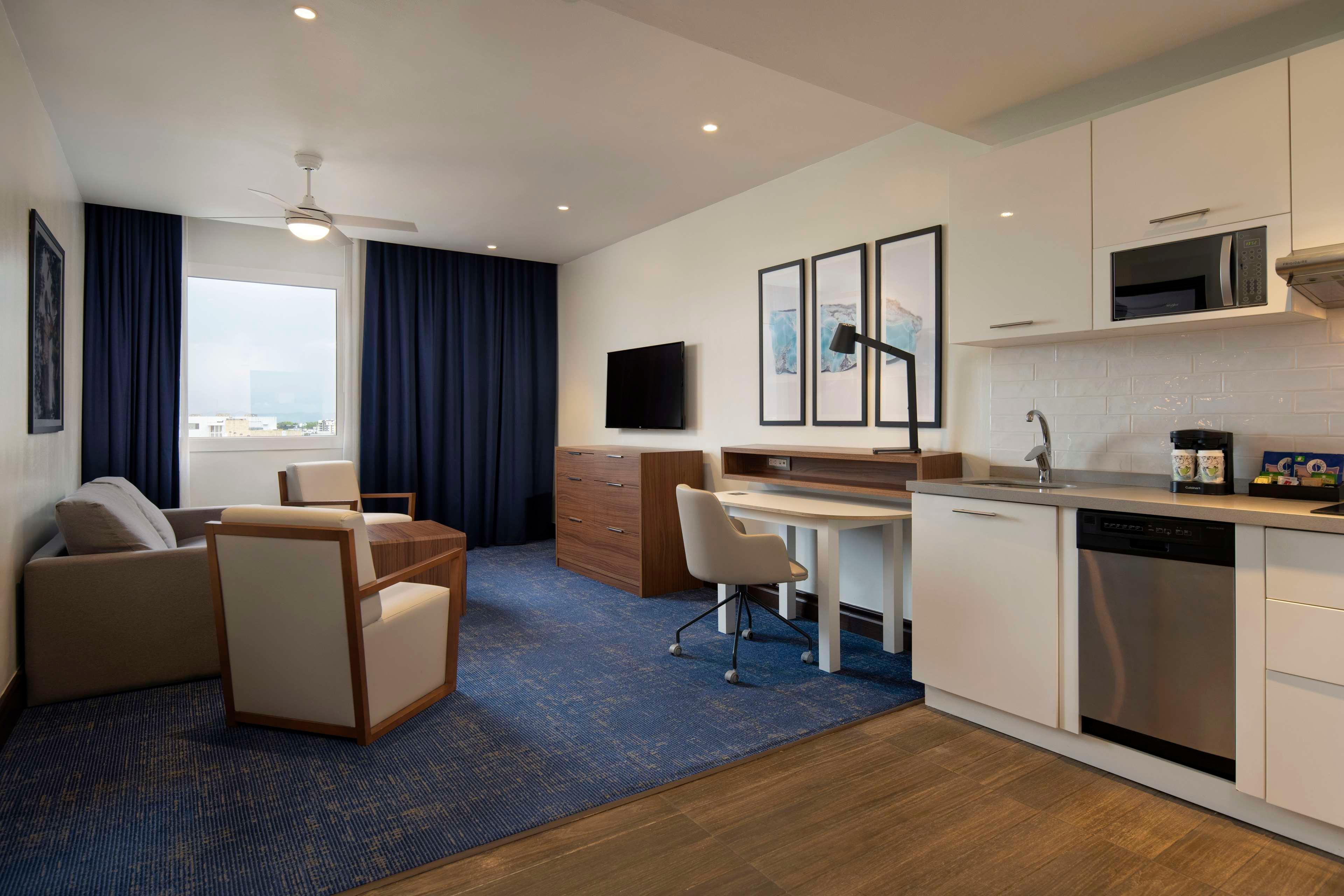 Suite Two Queen Beds One Bedroom