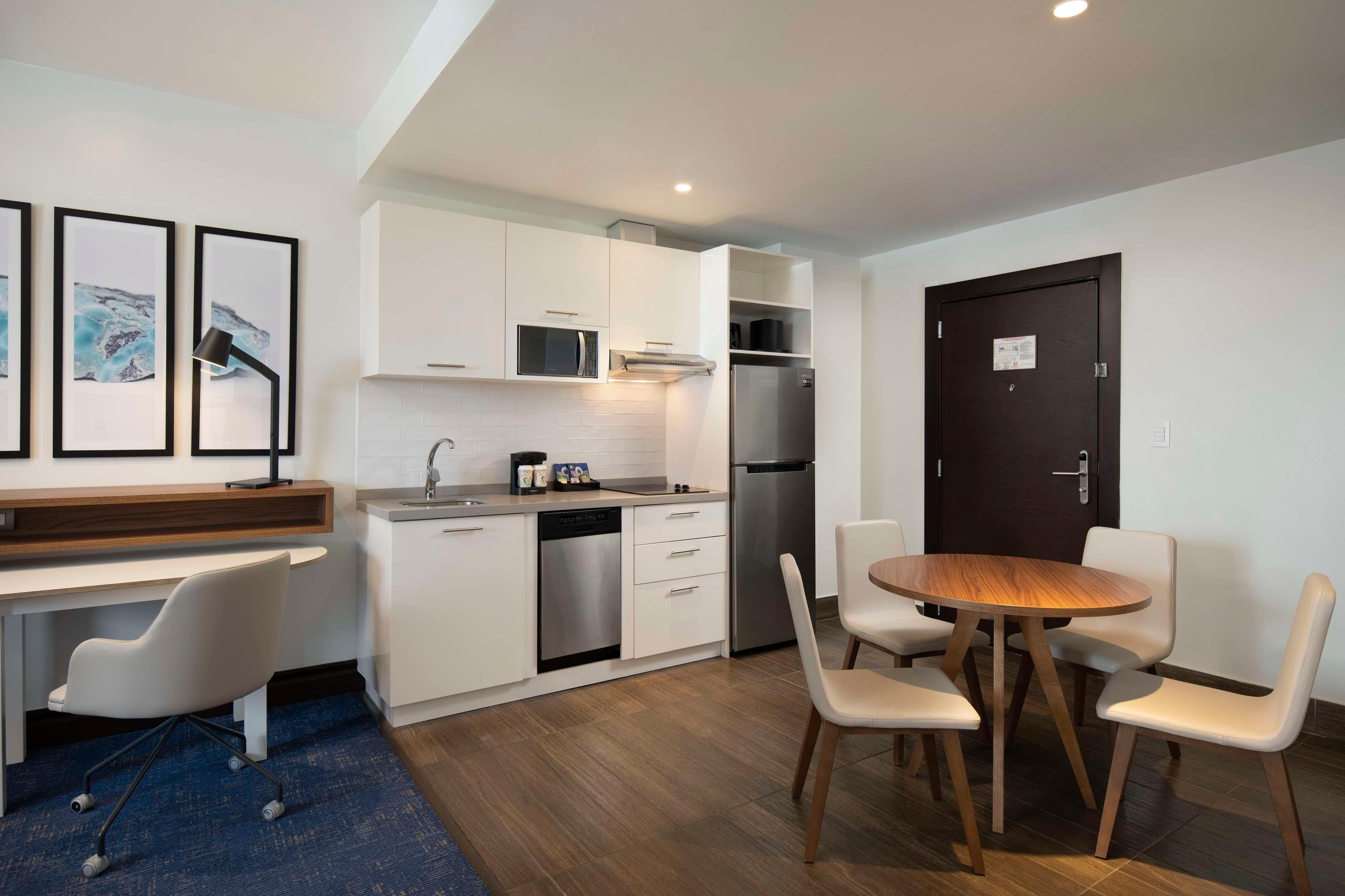 Suite Two Queen Beds One Bedroom