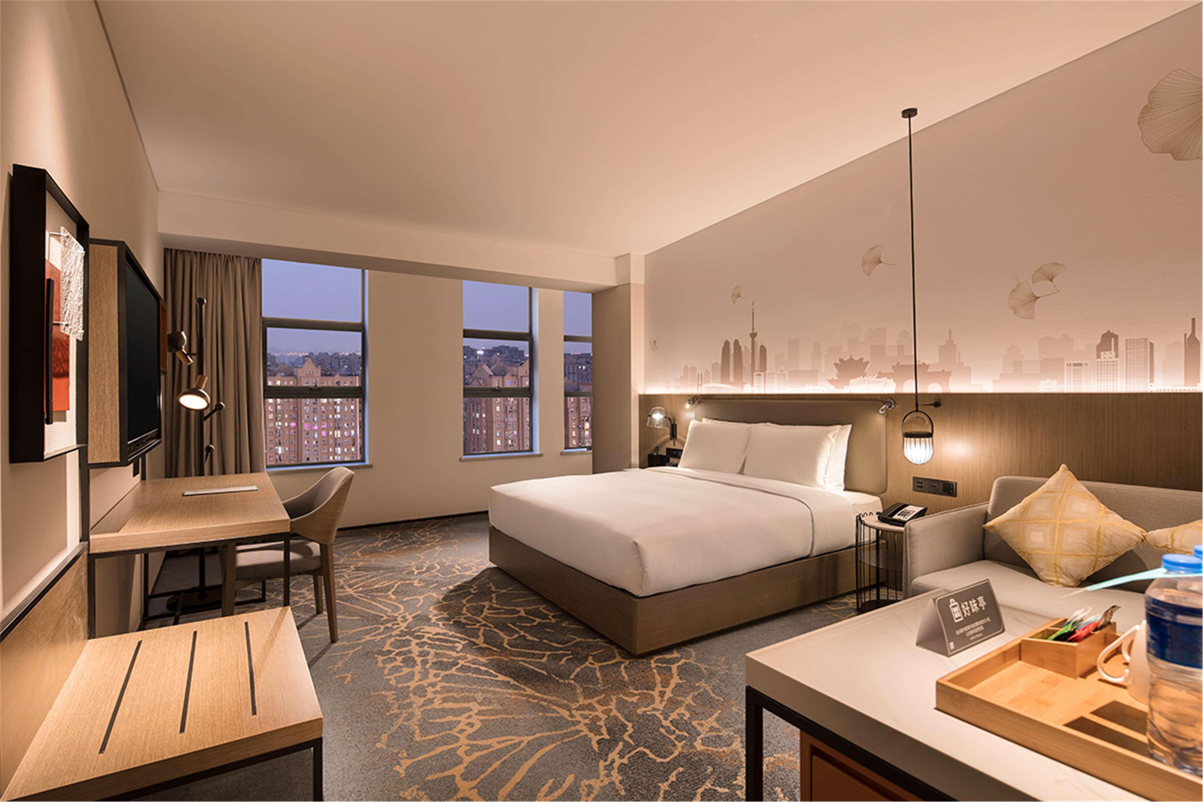 Double Guest Room King Bed