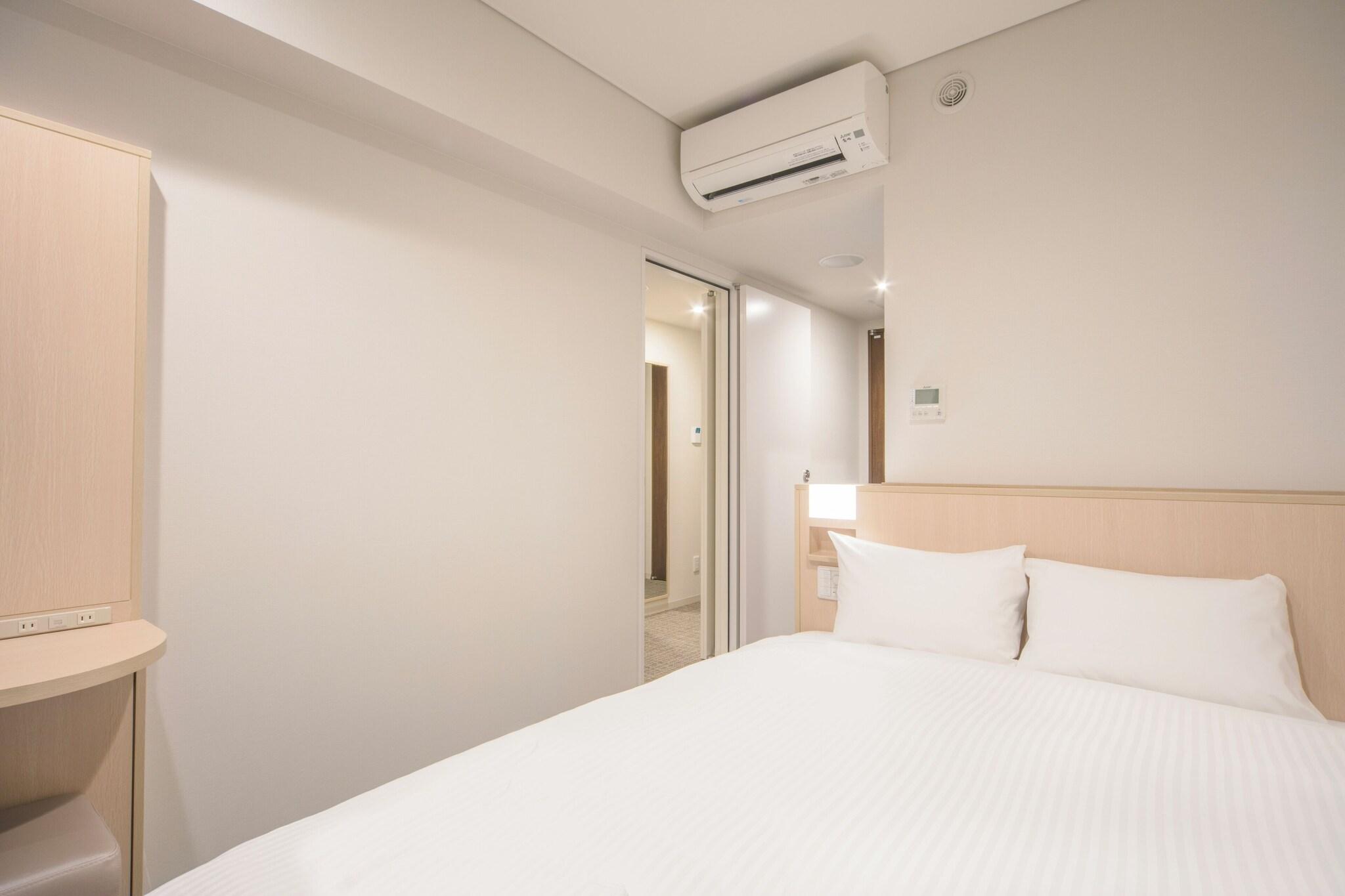 Room Connecting Room