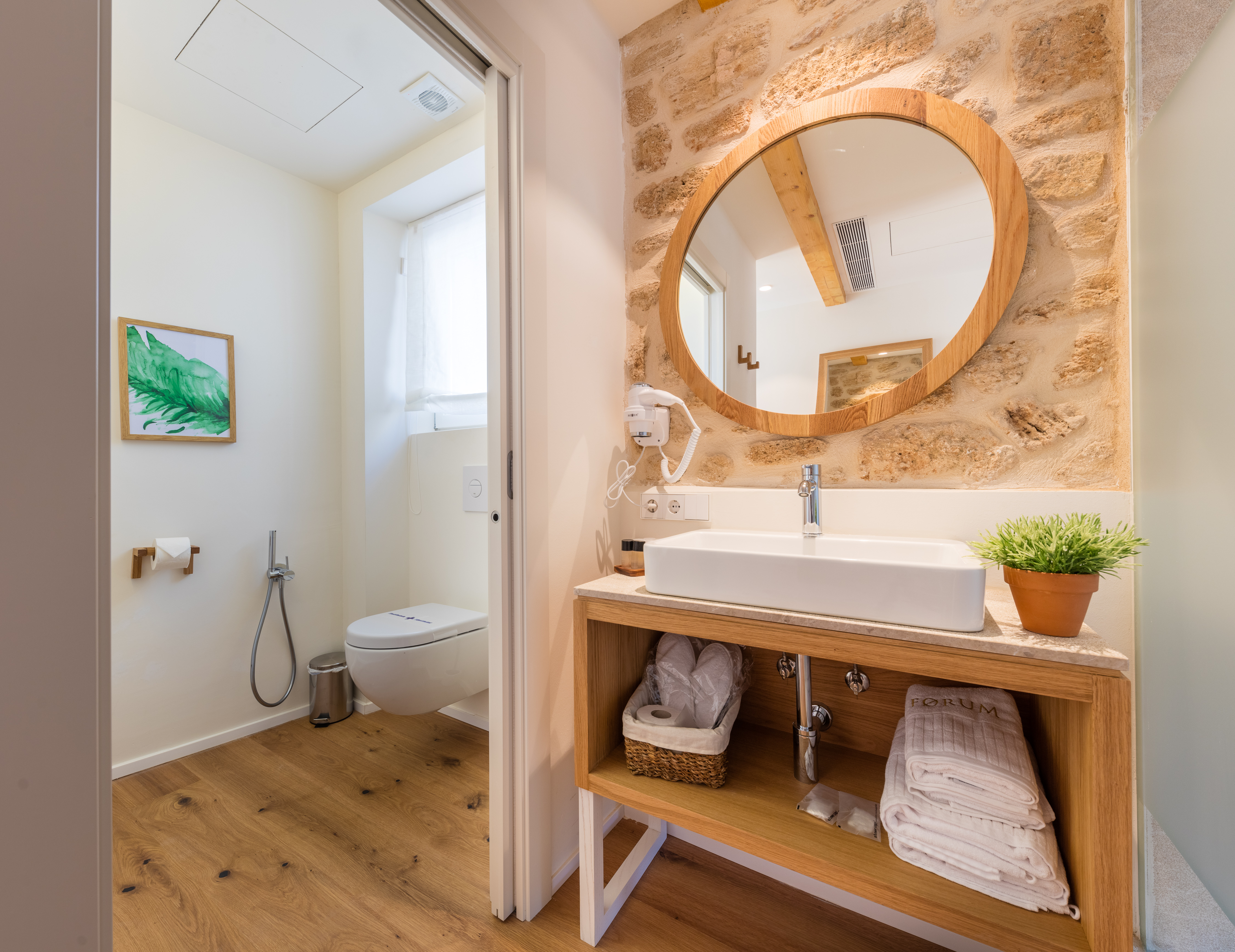 Double or Twin Deluxe with Jacuzzi