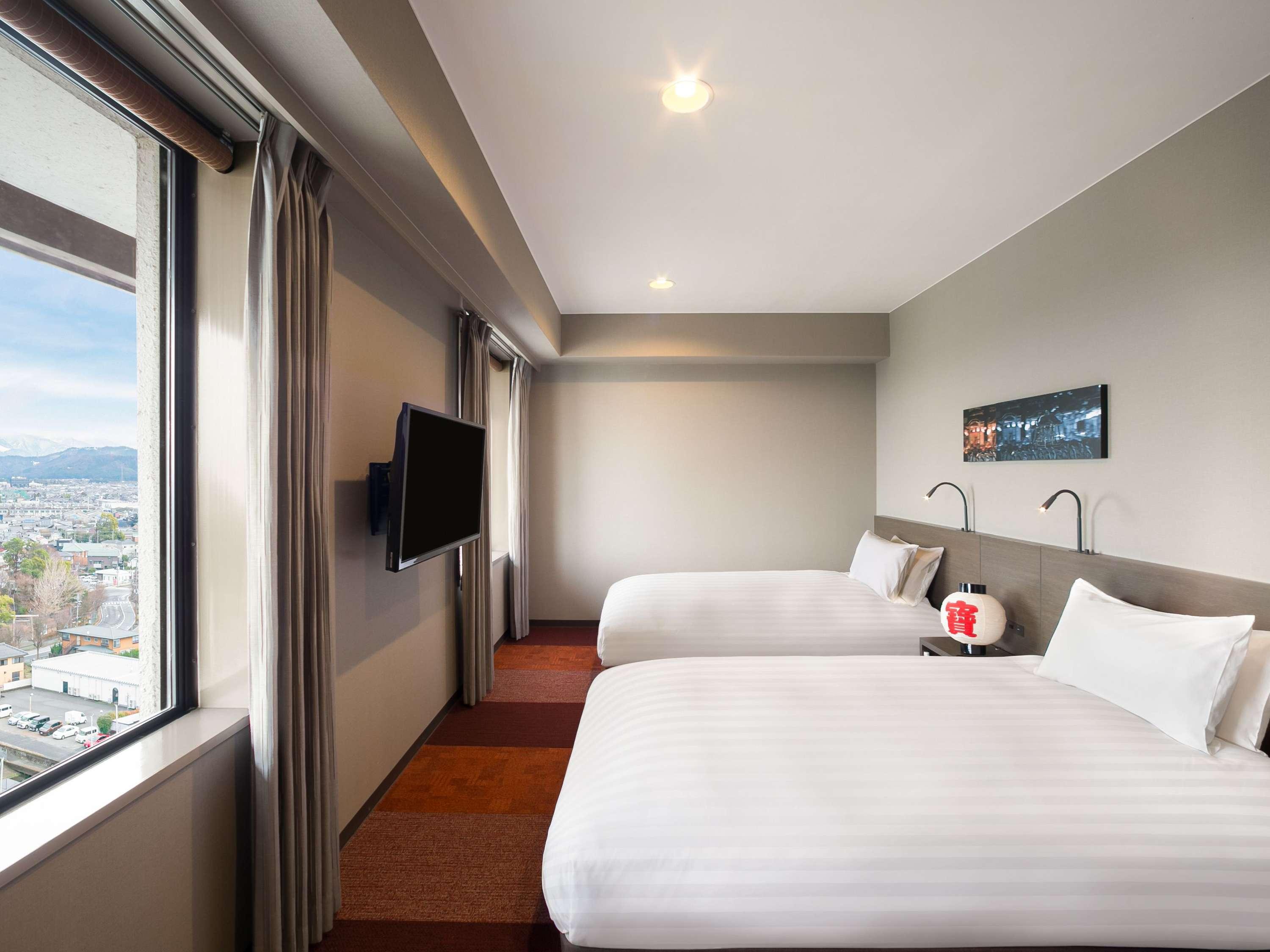 Quadruple Japanese Room with Views