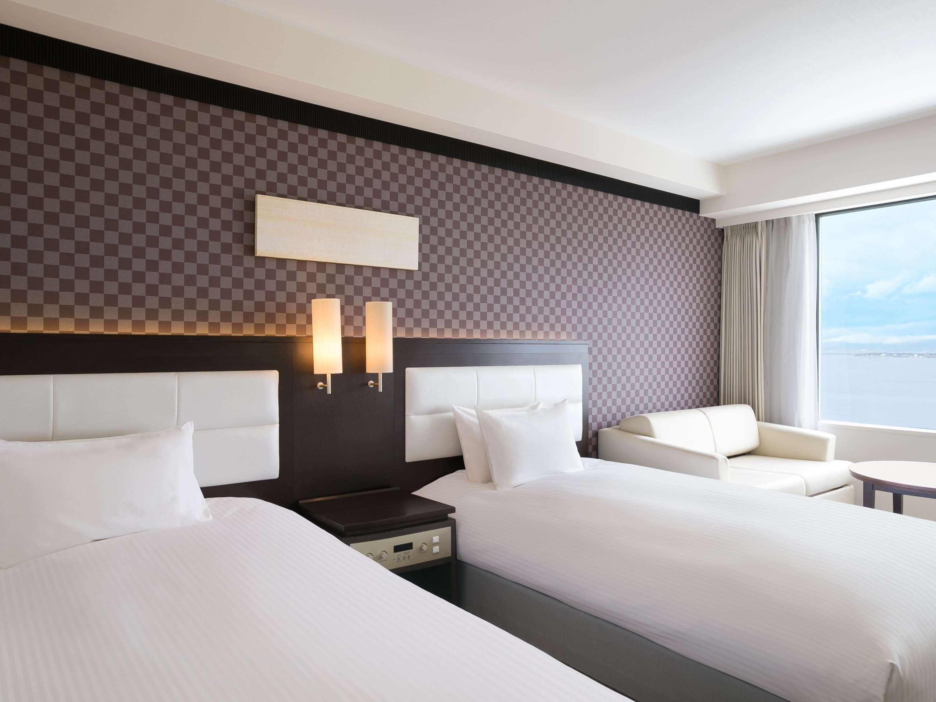 Quadruple Japanese Room with Views