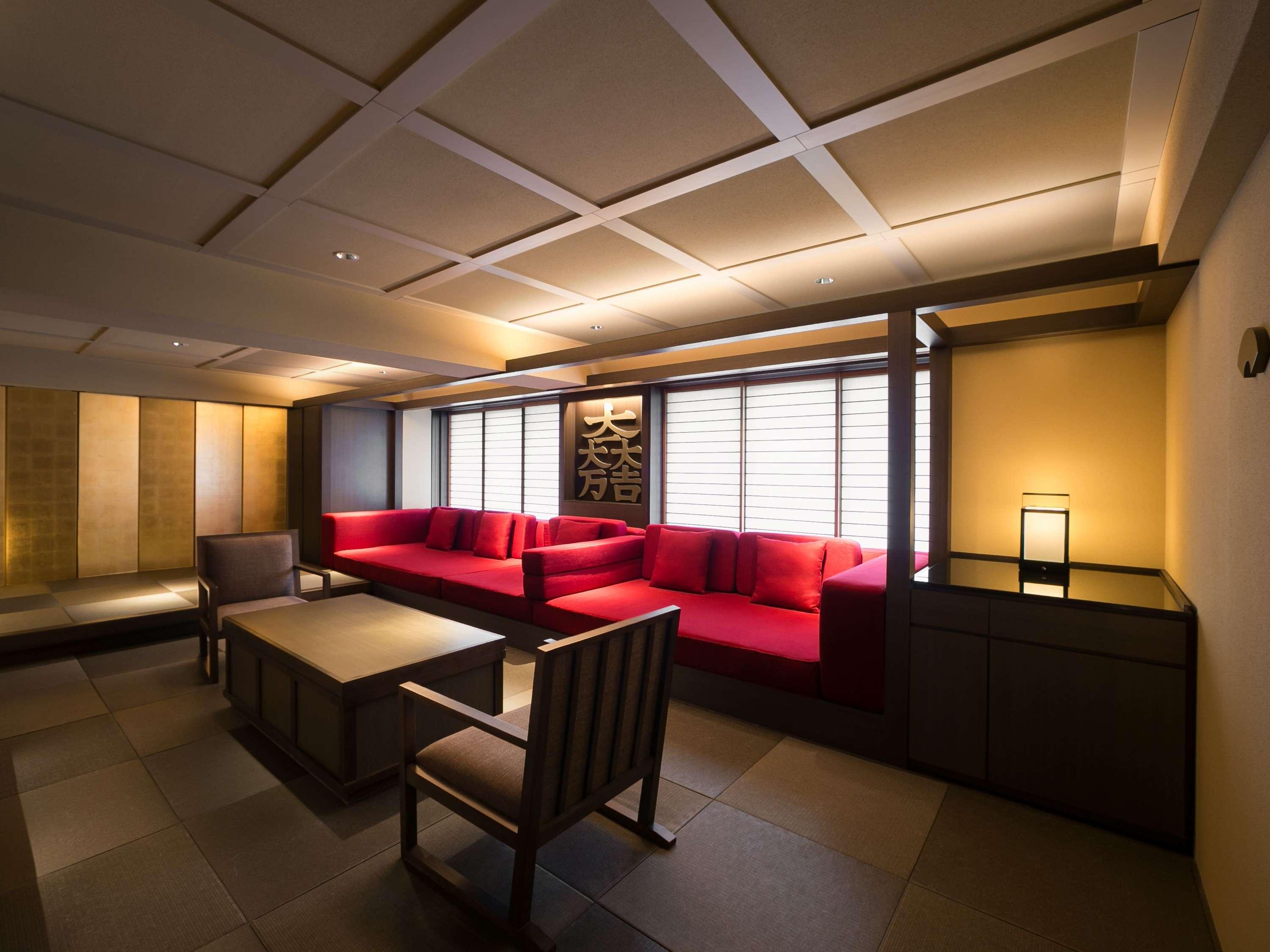 Quadruple Japanese Room with Views