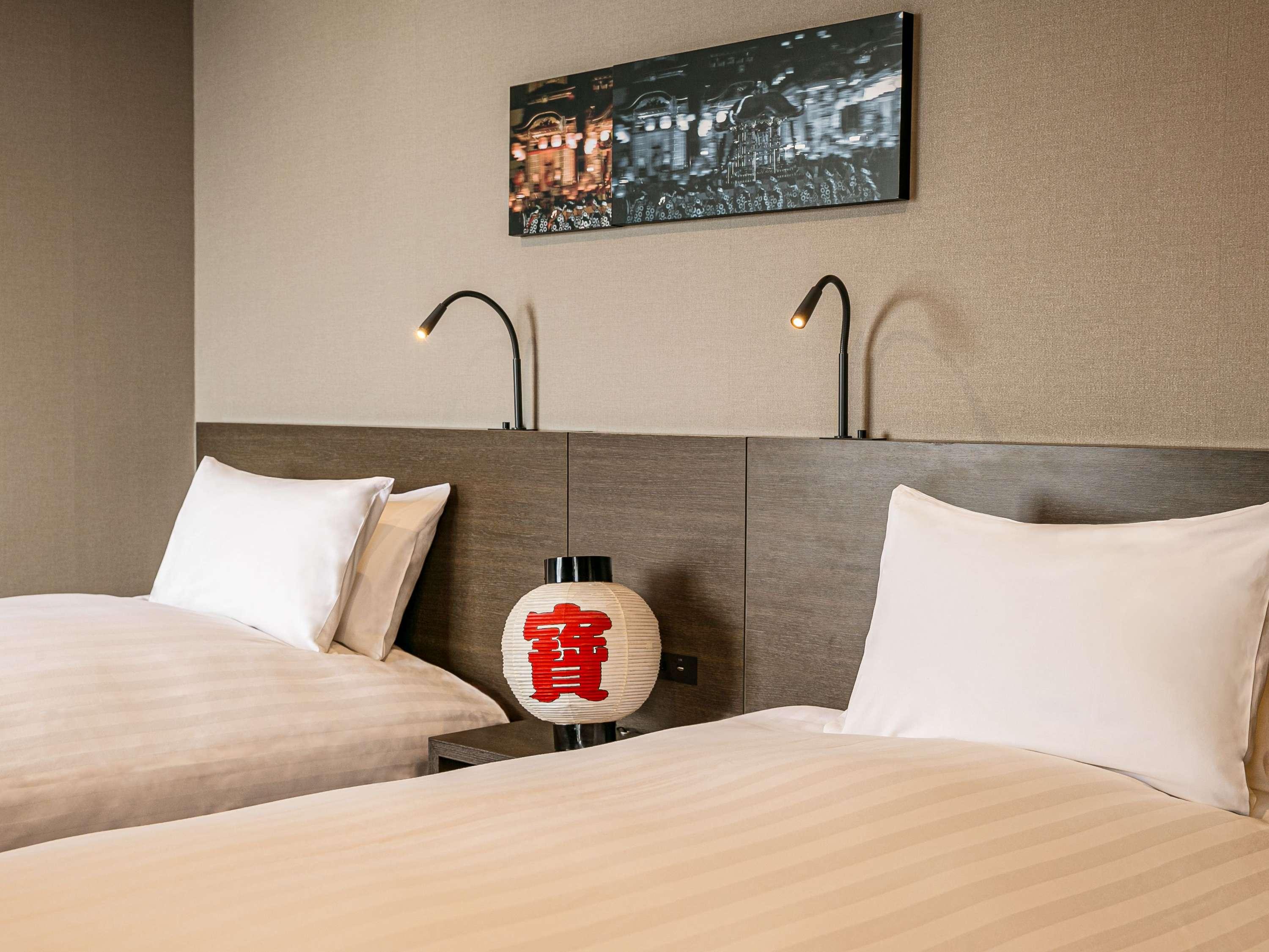 Quadruple Japanese Room with Views