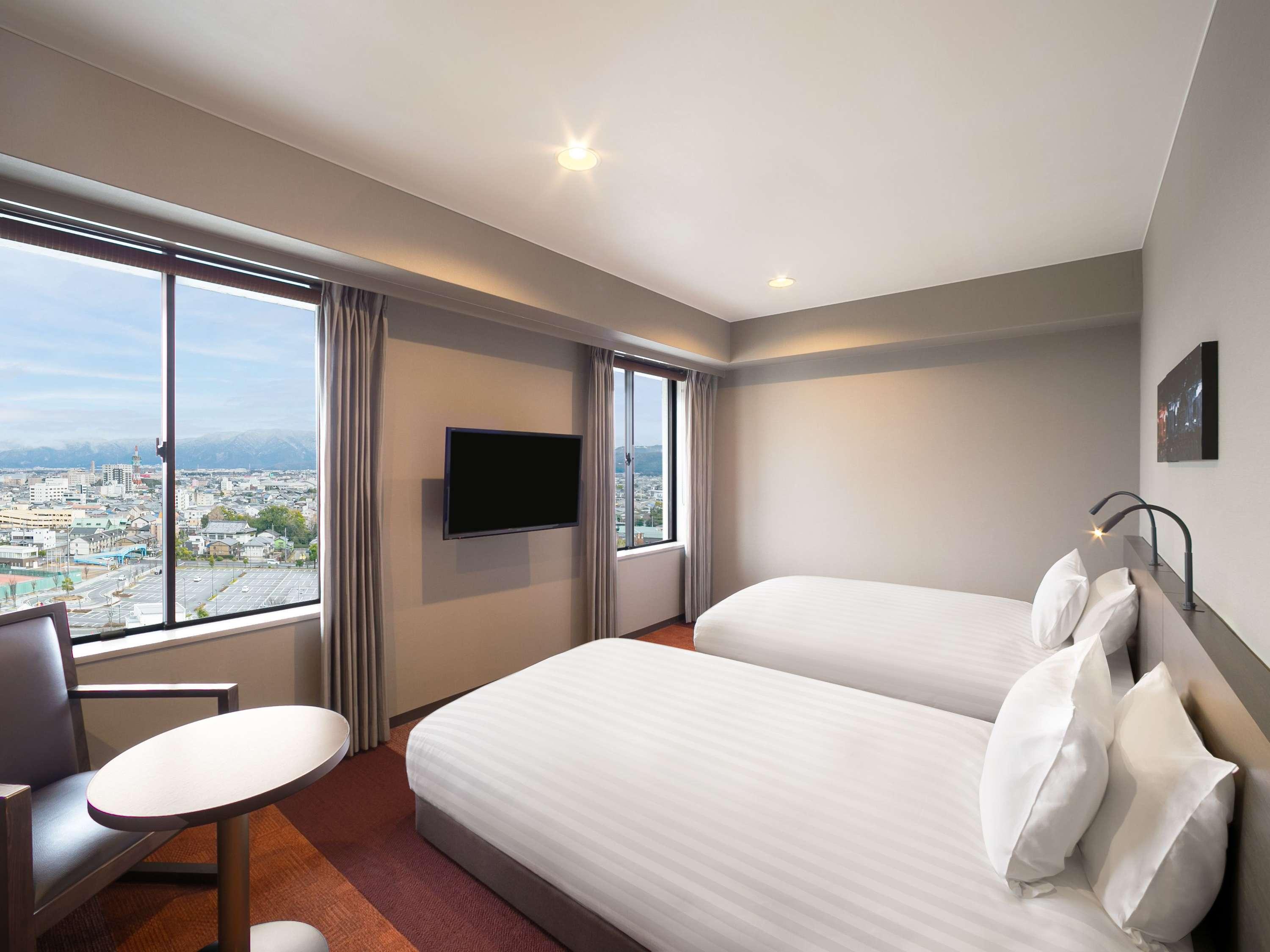 Quadruple Japanese Room with Views