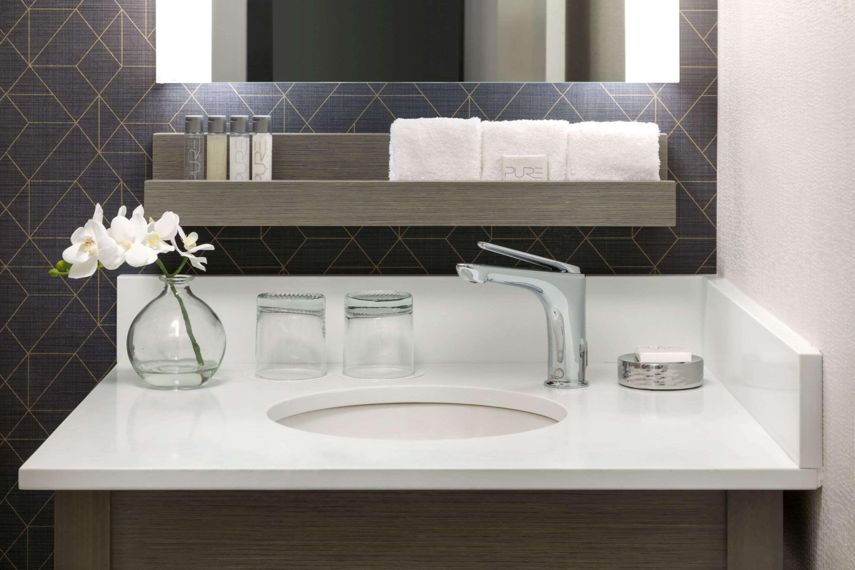 Room City View King Bed