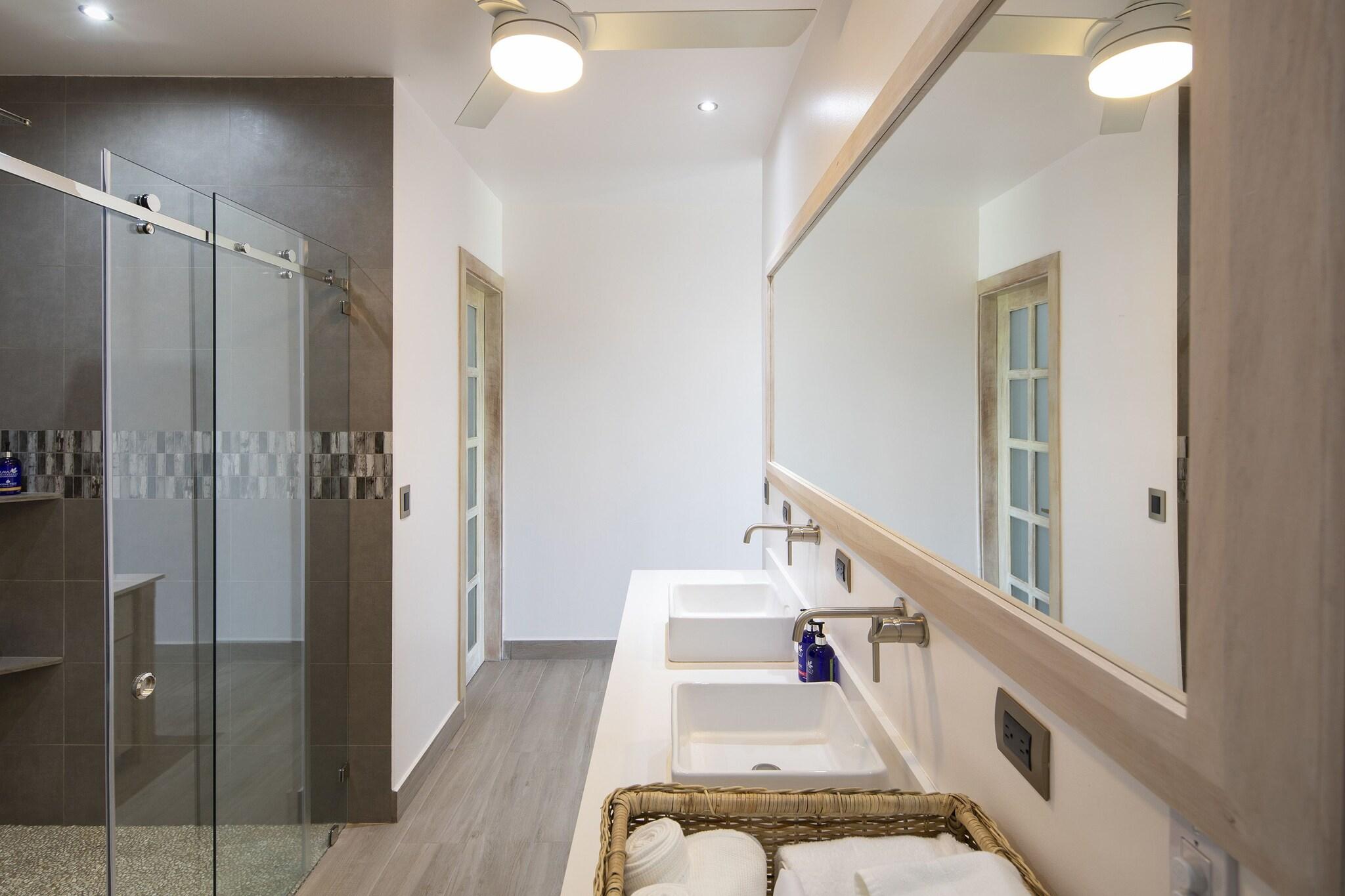 Double Pool View King Bed