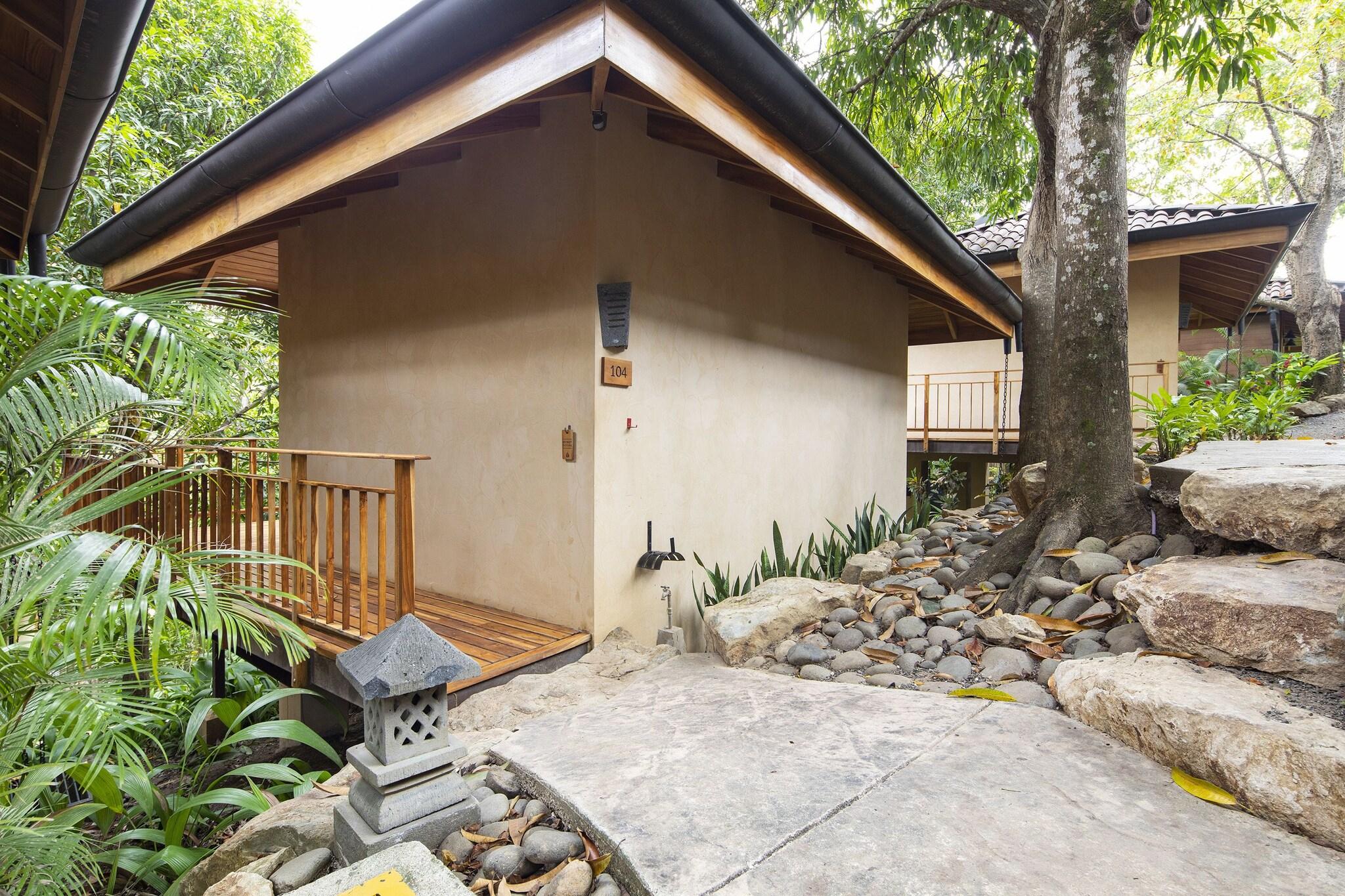 Bungalow Garden View King Bed