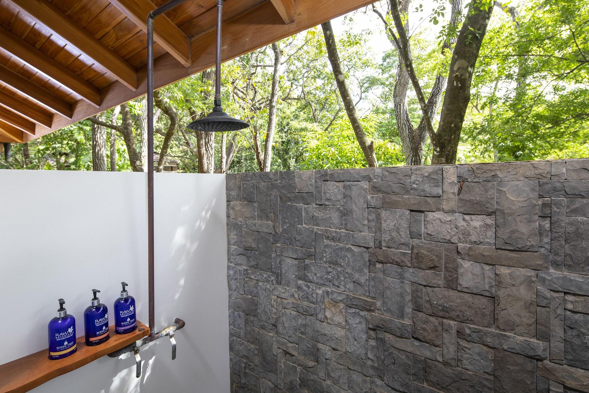 Bungalow Garden View Two Queen Beds