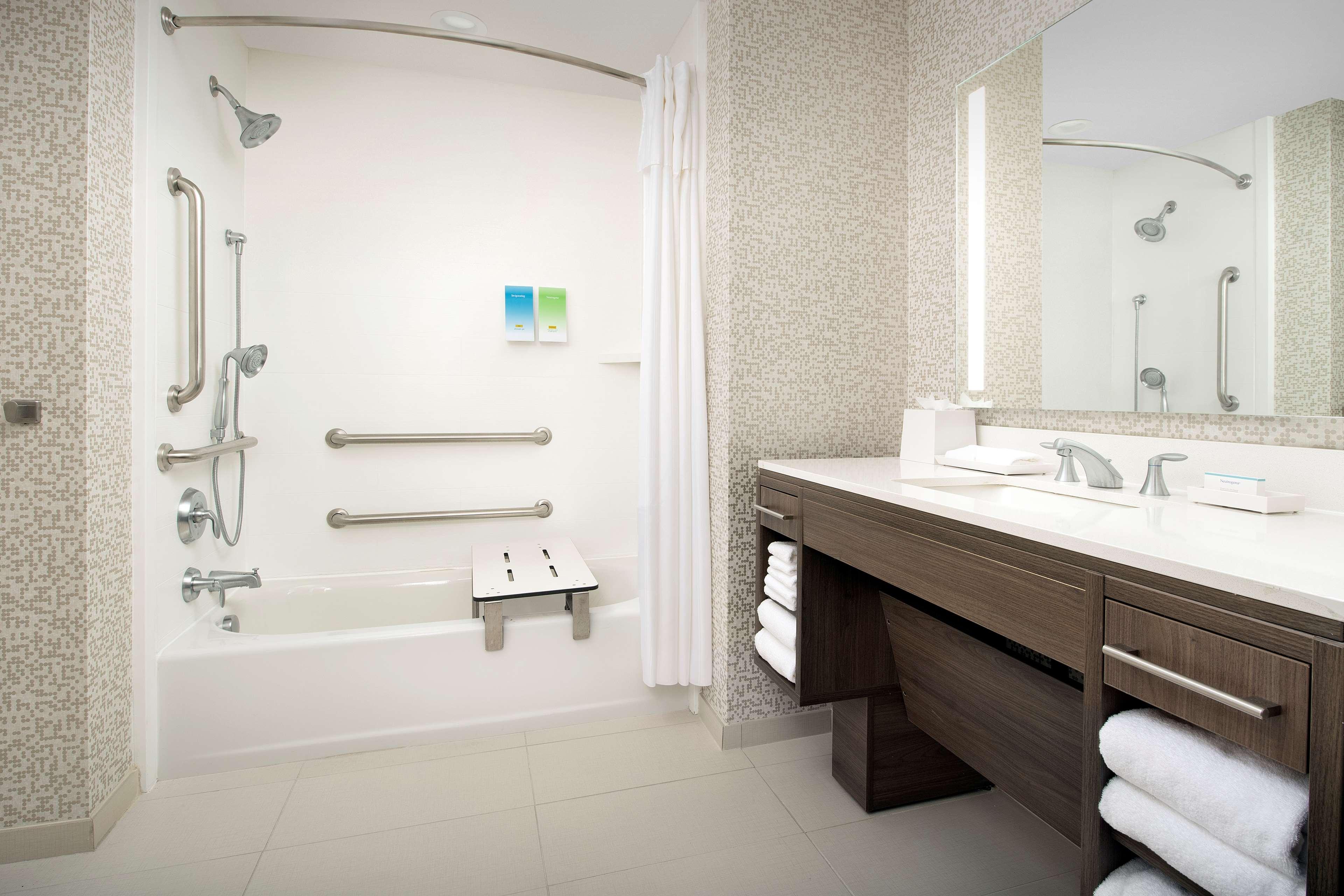 Studio Two Queen Beds