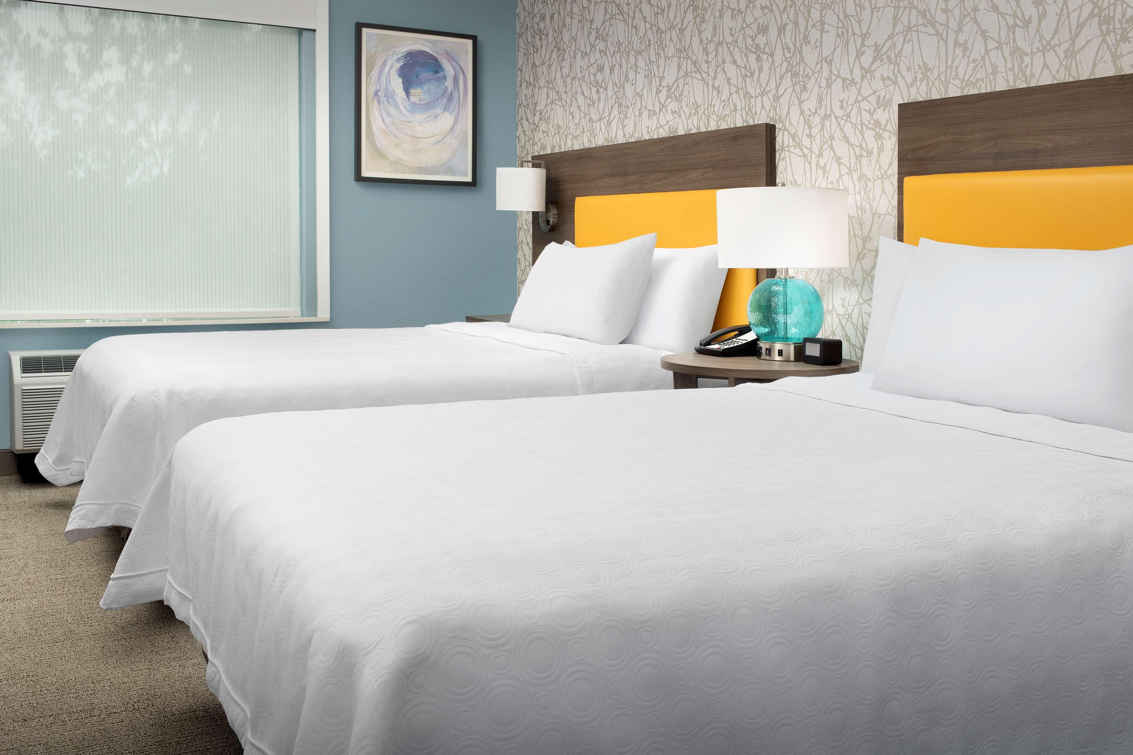 Studio Two Queen Beds