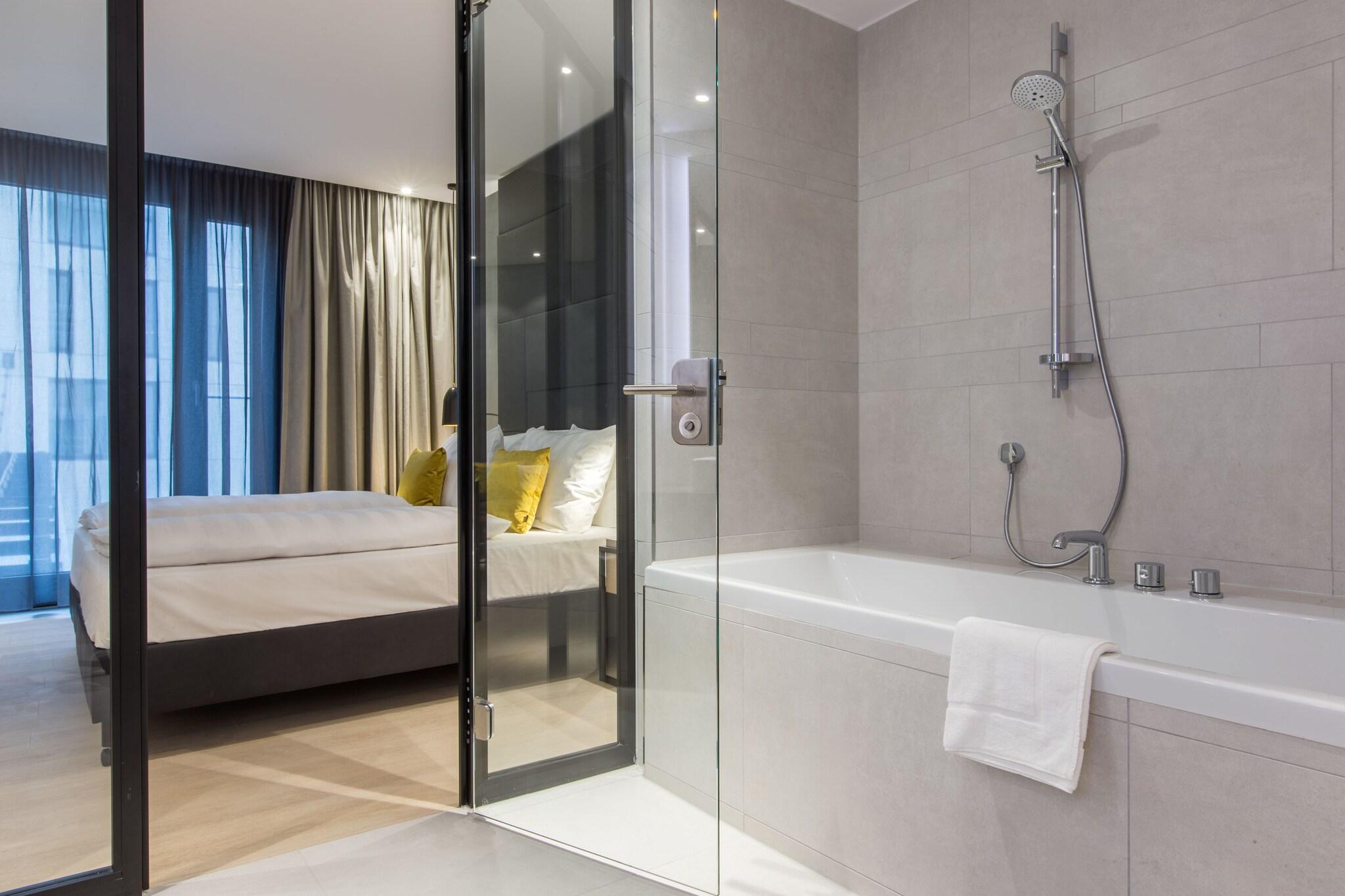 Junior Suite King Size Bed