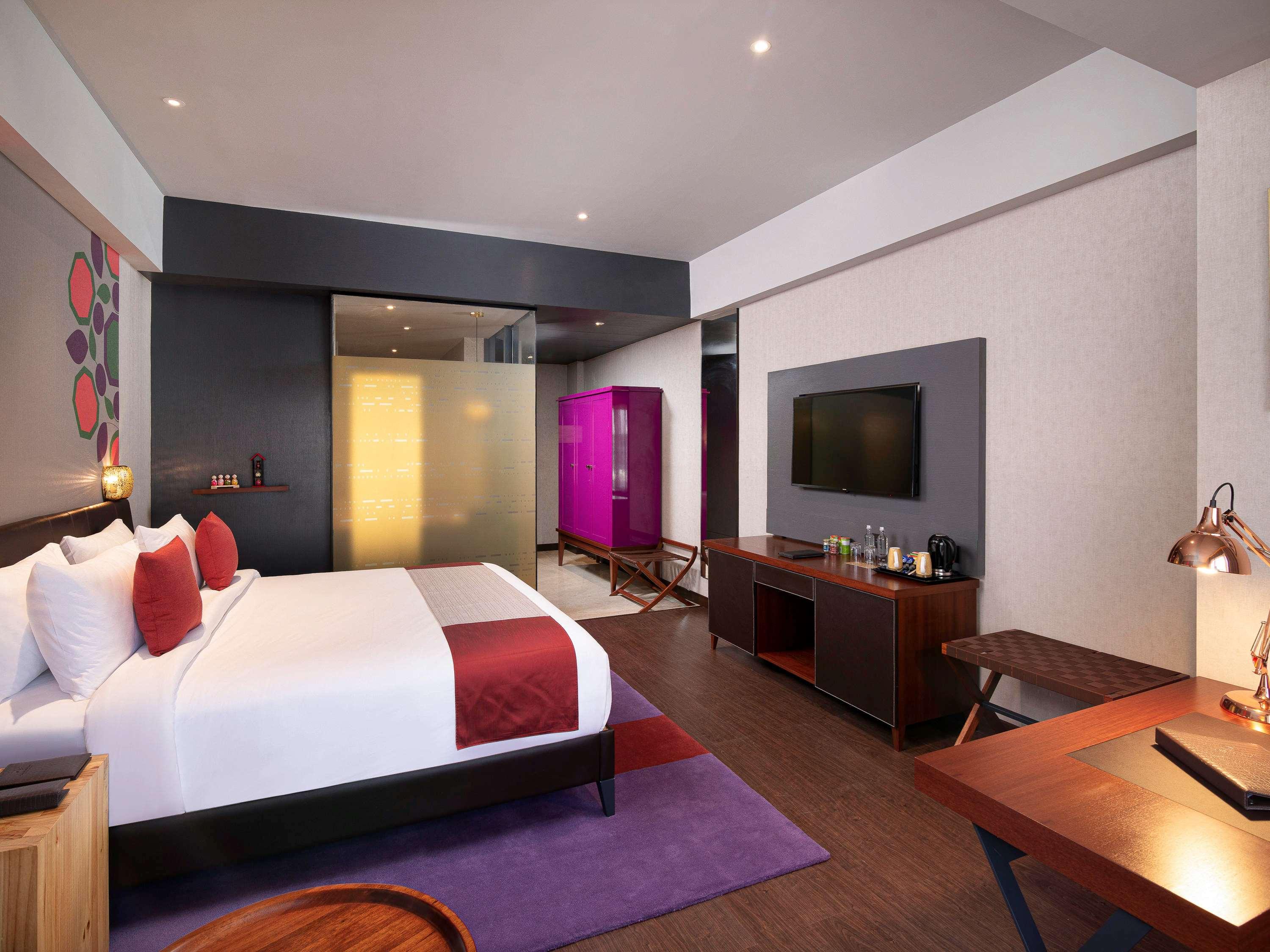 Double Deluxe King Bed