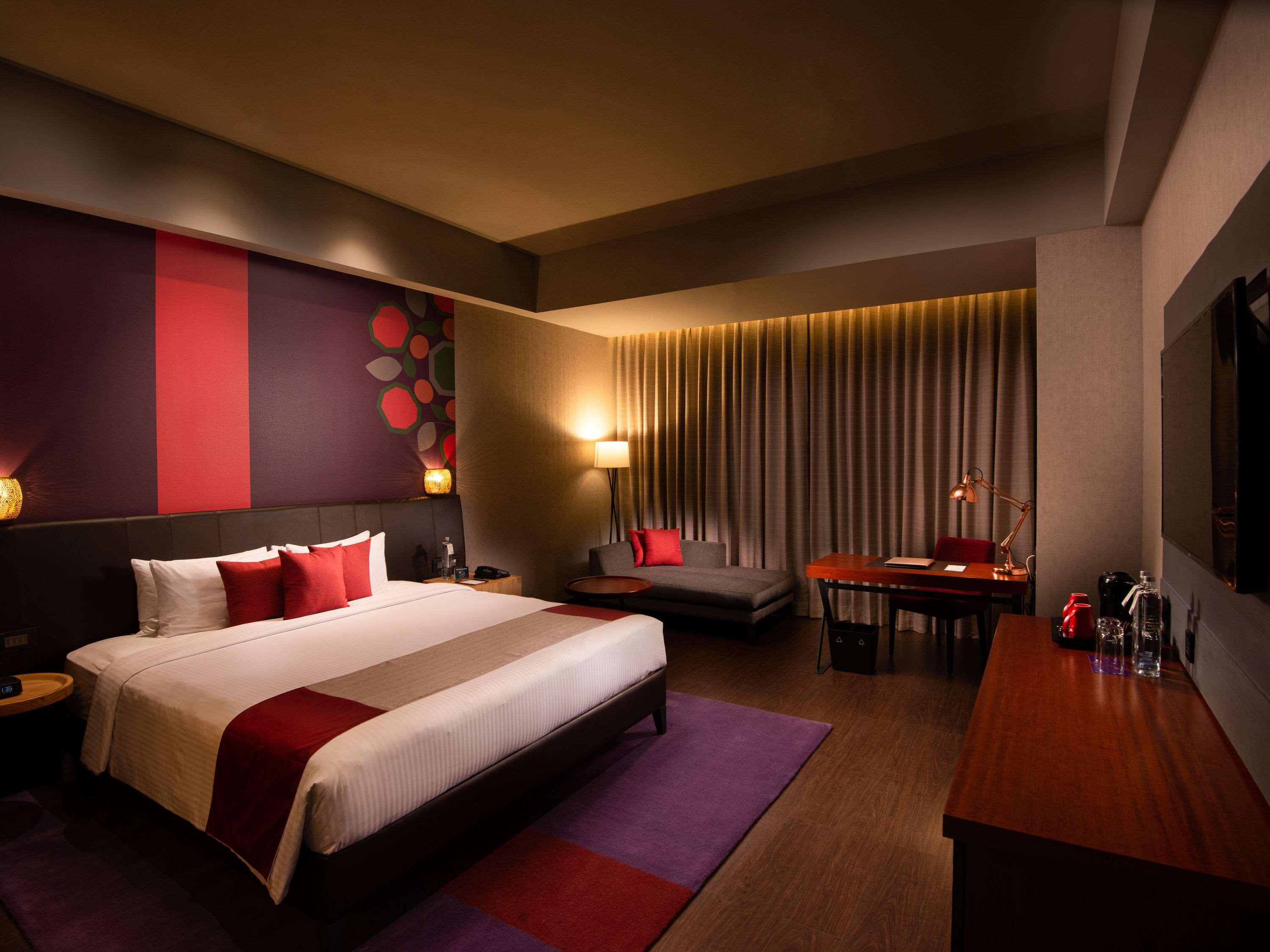 Double Deluxe King Bed