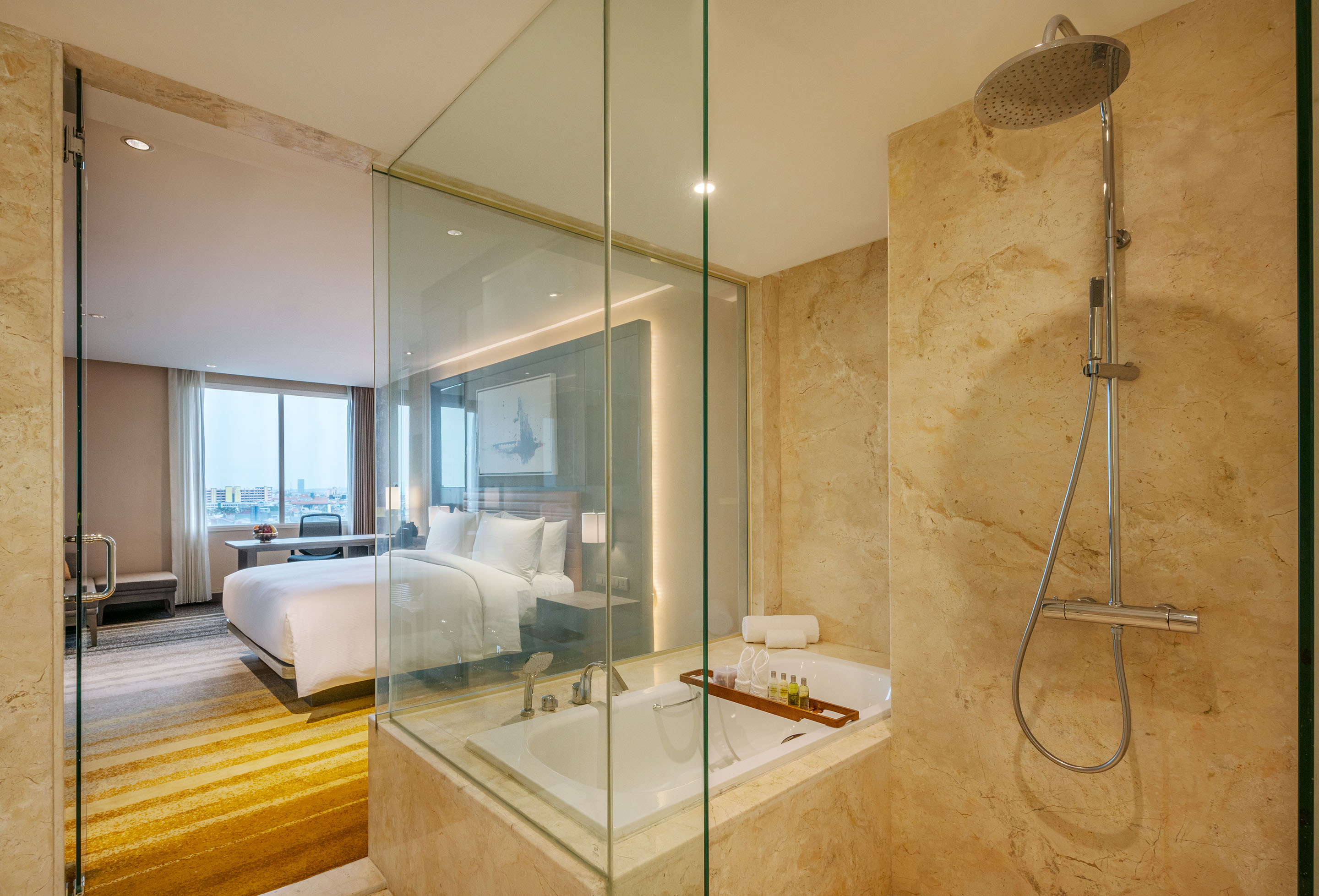 Suite Deluxe King Bed