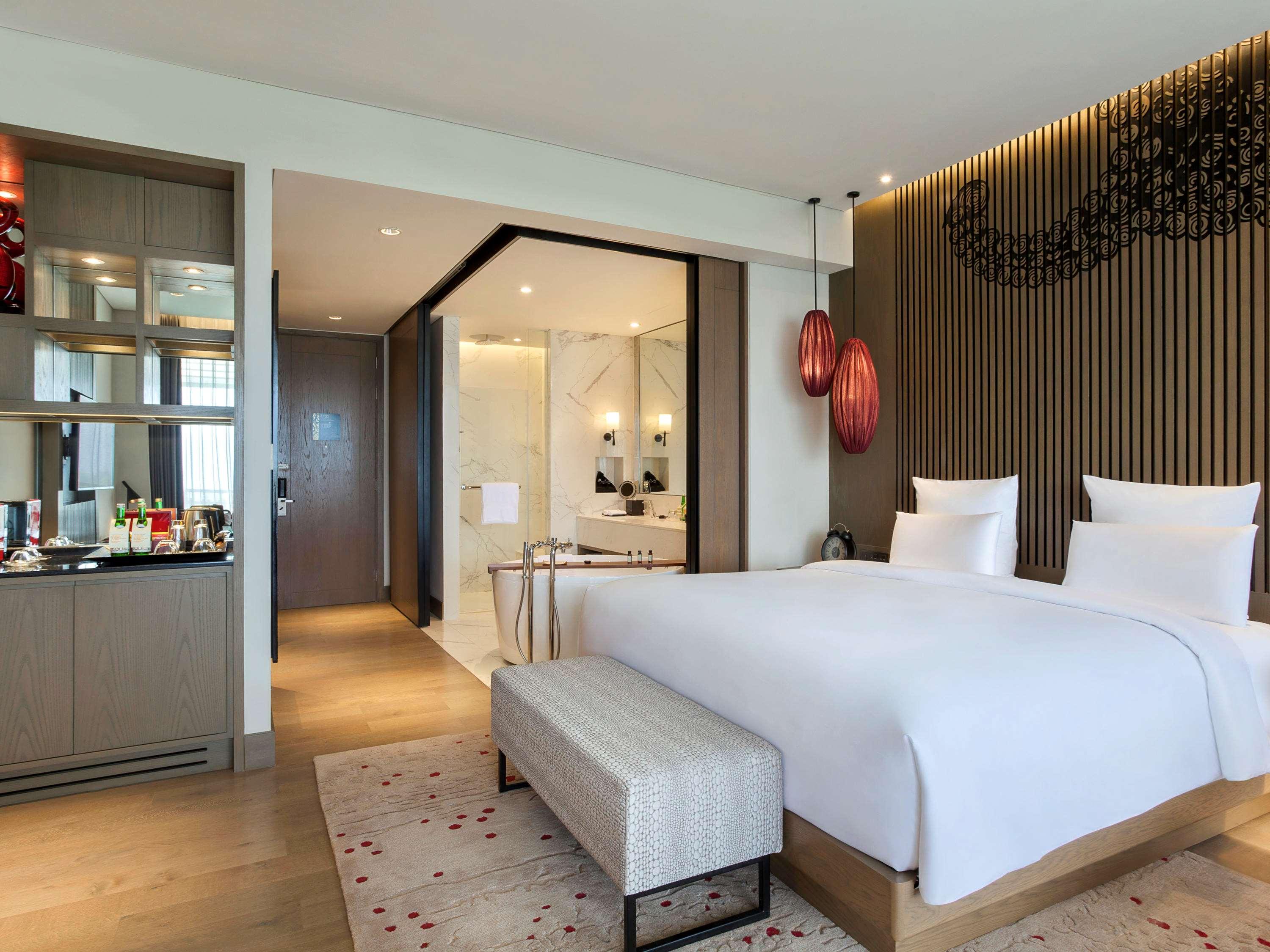 Double Executive King Bed