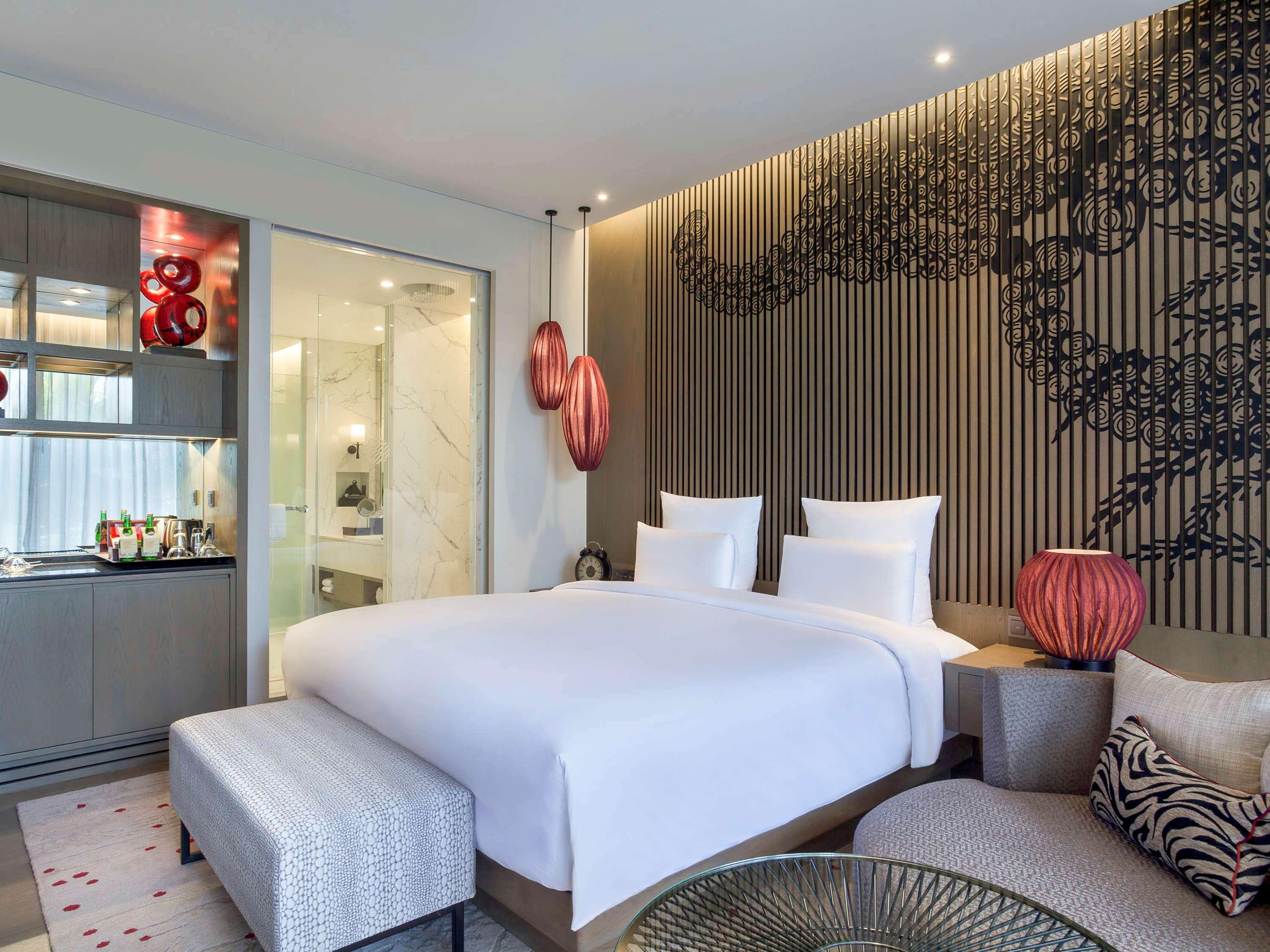 Double Deluxe King Bed