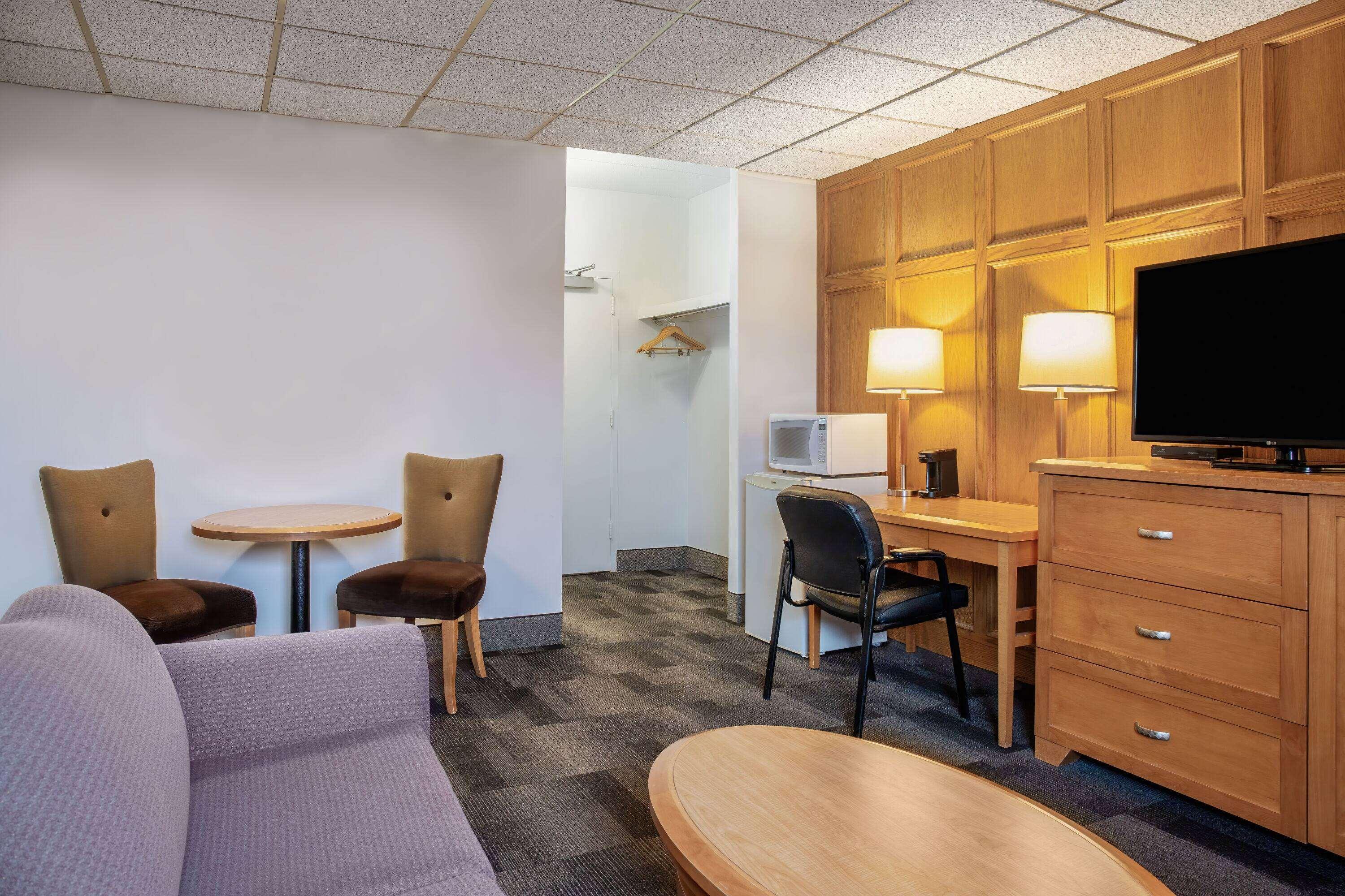 Room Deluxe Two Queen Beds