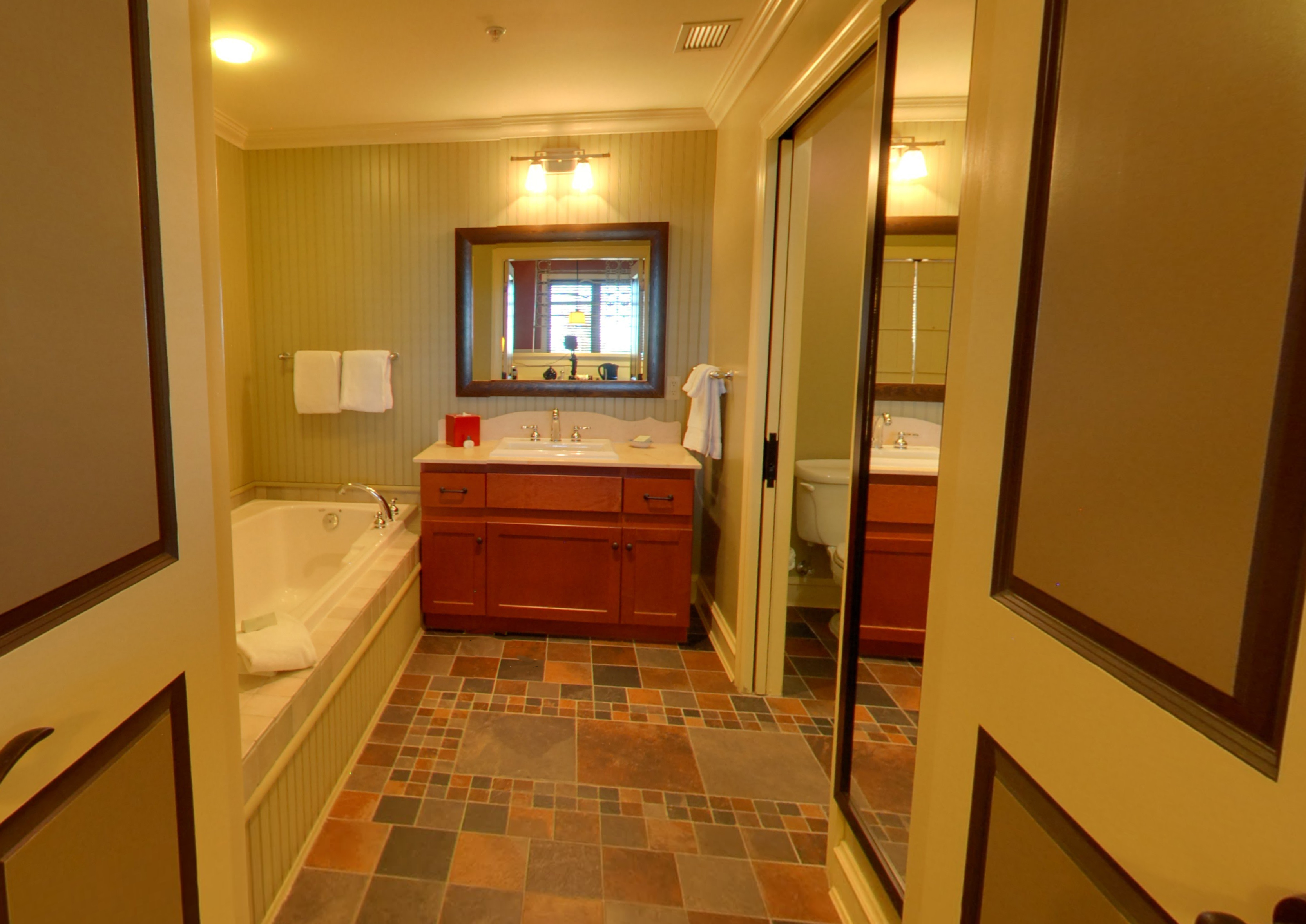 Studio King Size Bed