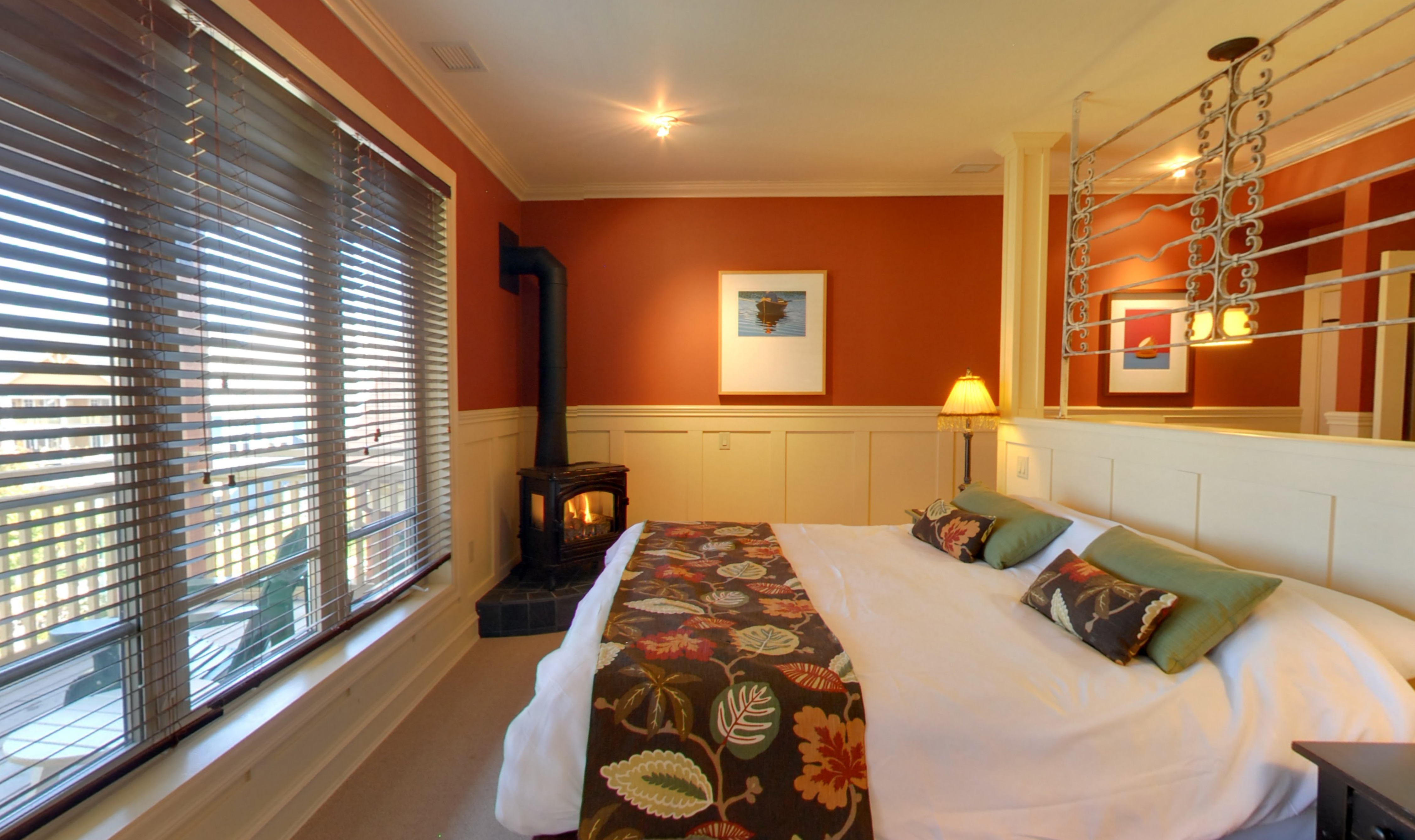 Studio King Size Bed