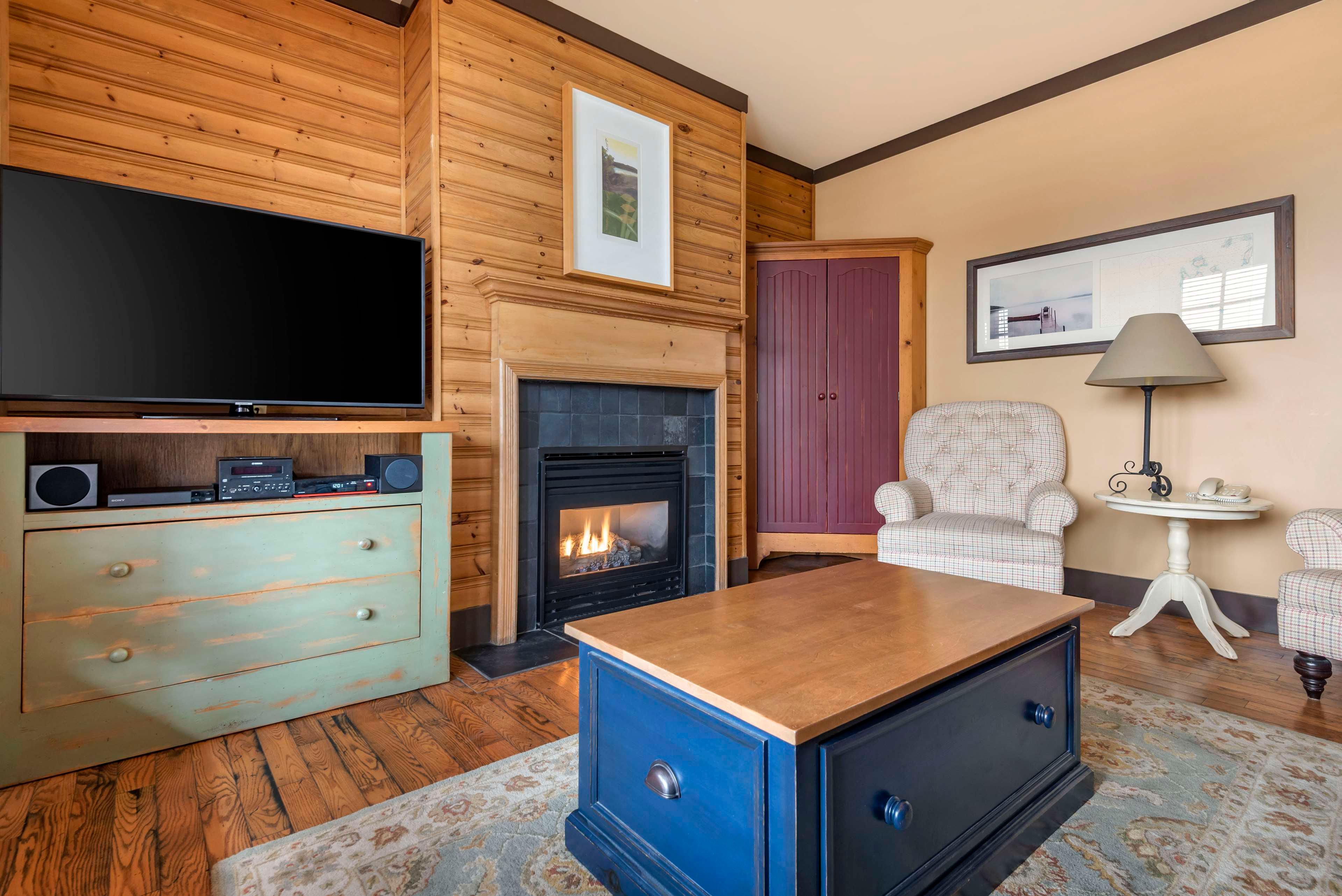 Suite King Bed Two Bedrooms