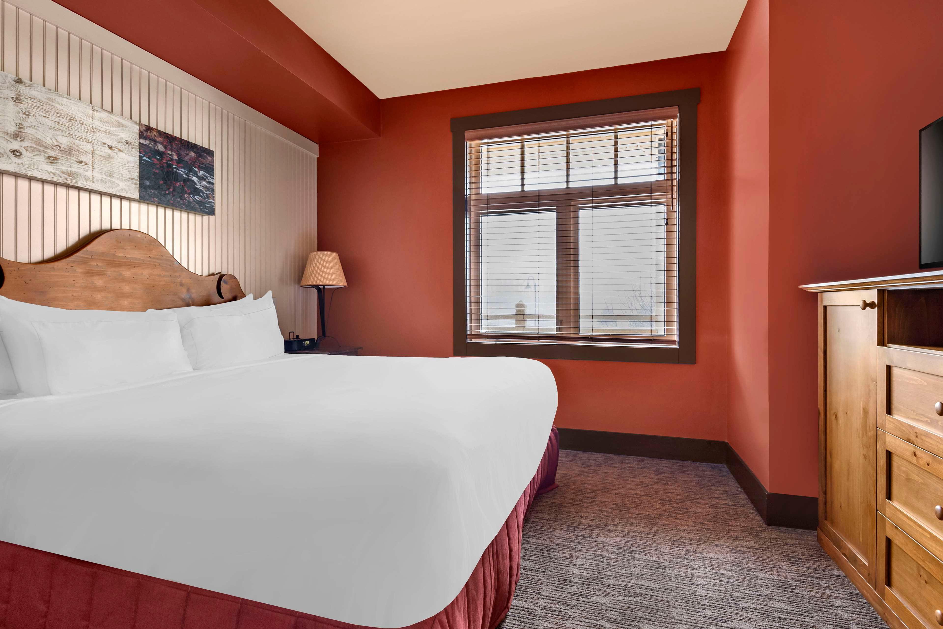 Suite King Bed One Bedroom 