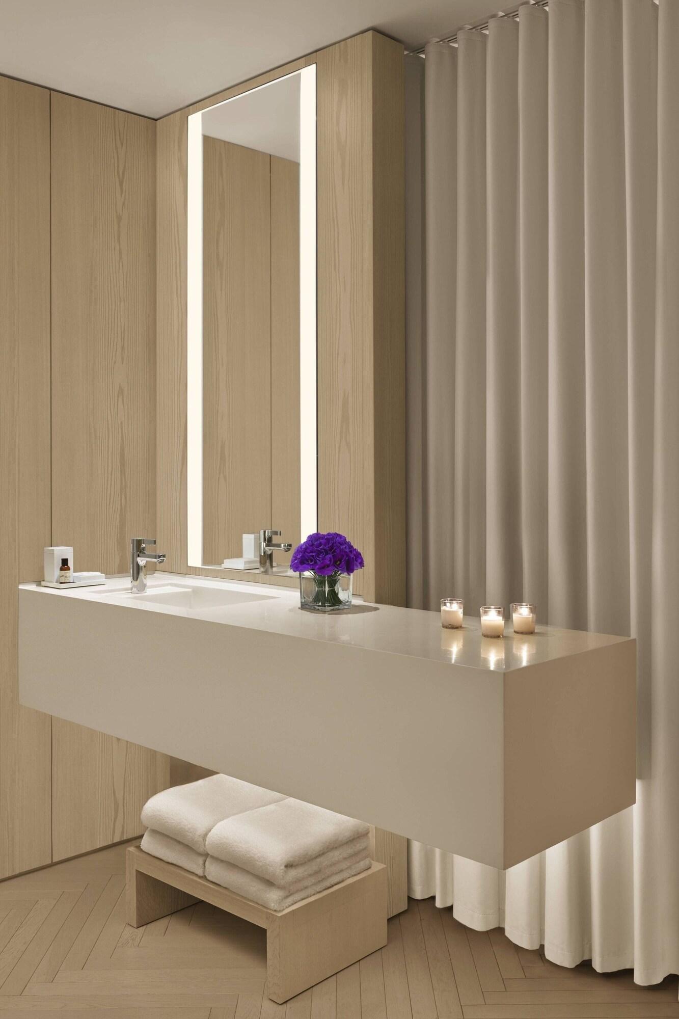 Quadruple Two Double Beds Non Smoking