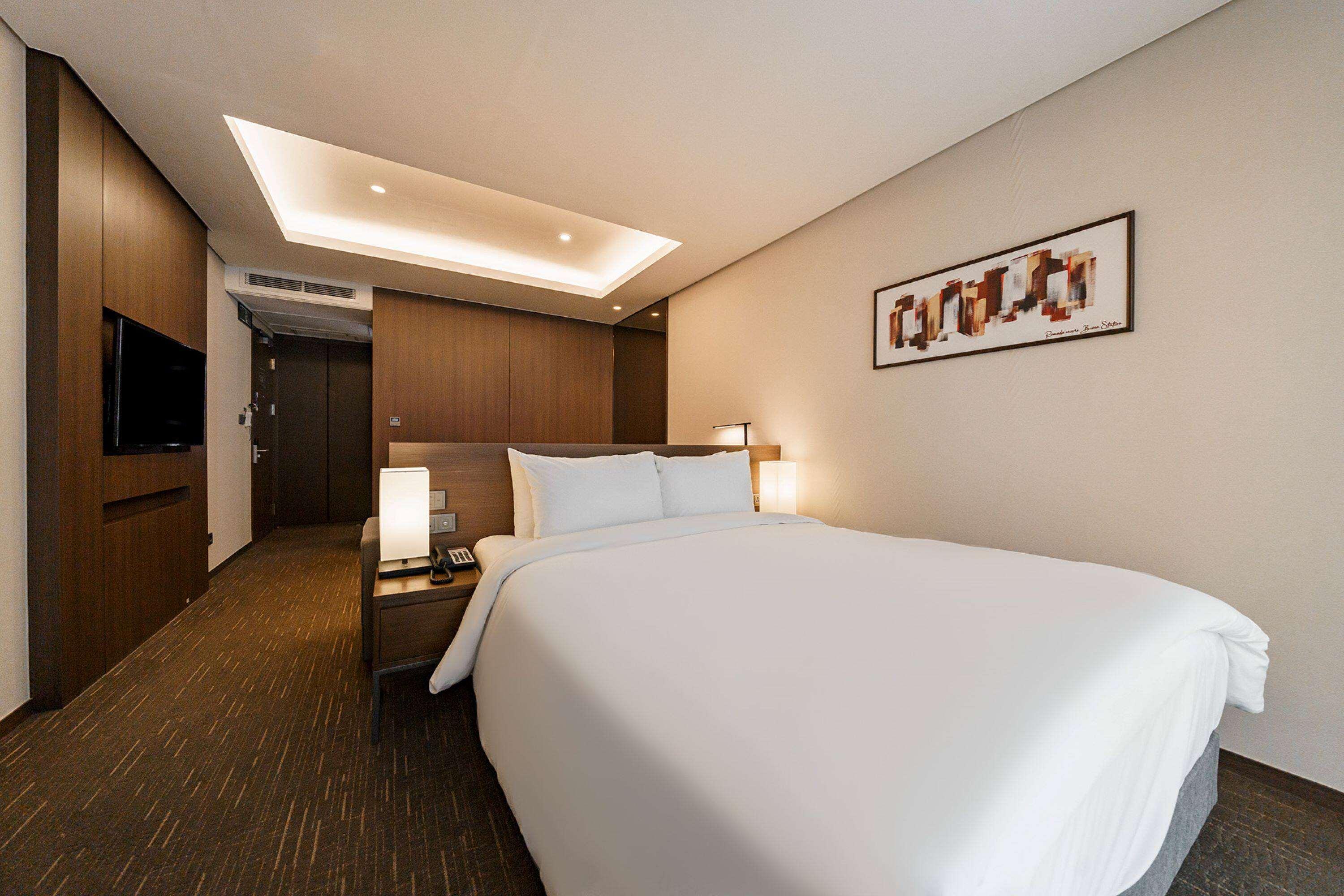 Studio Queen Bed Non Smoking