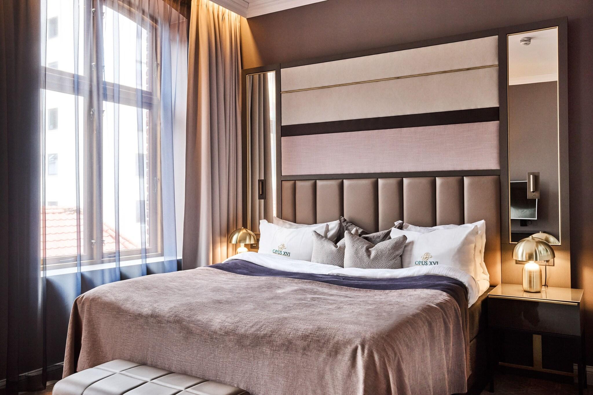 Twin Deluxe City View