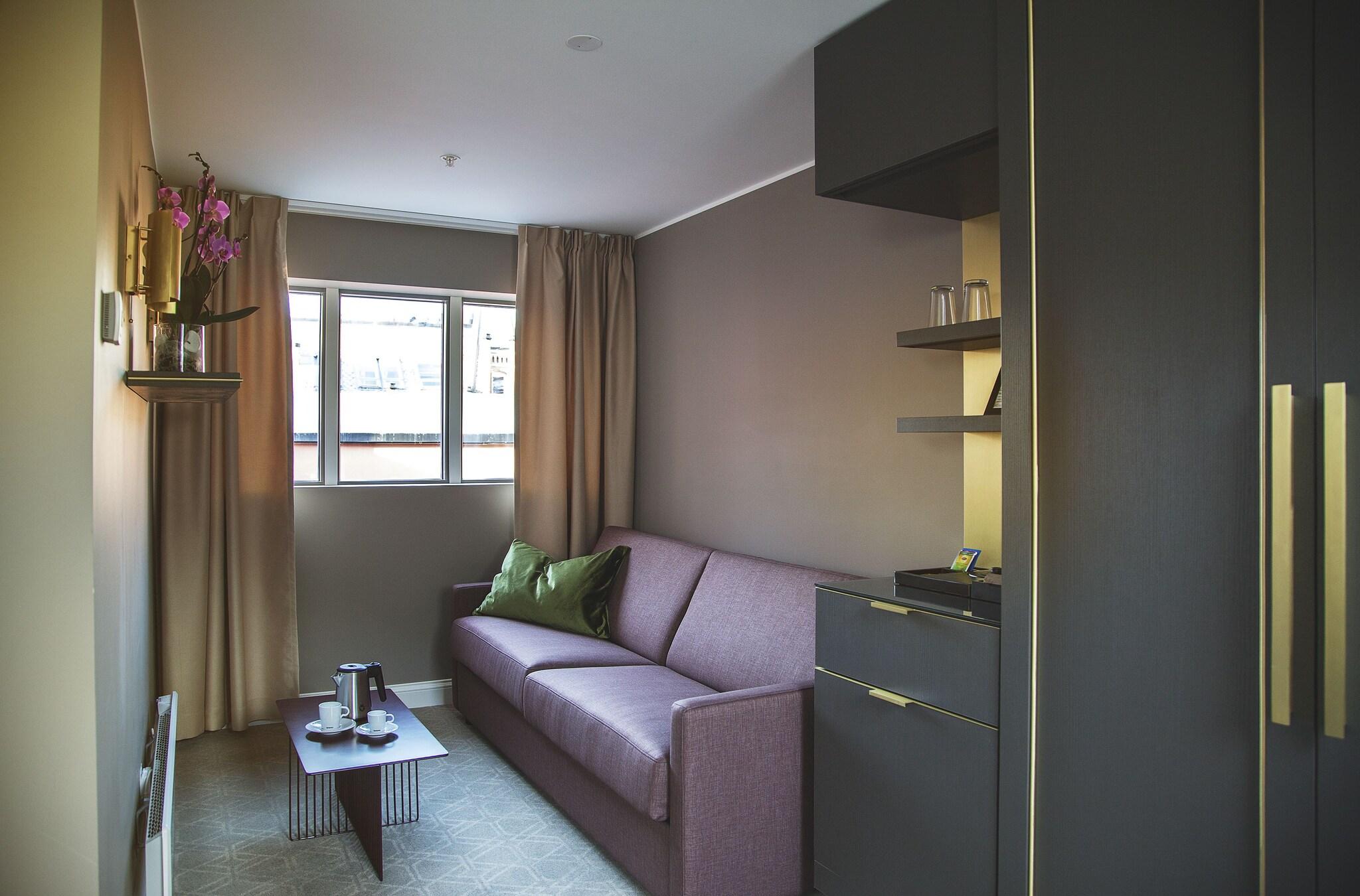 Junior Suite King Size Bed