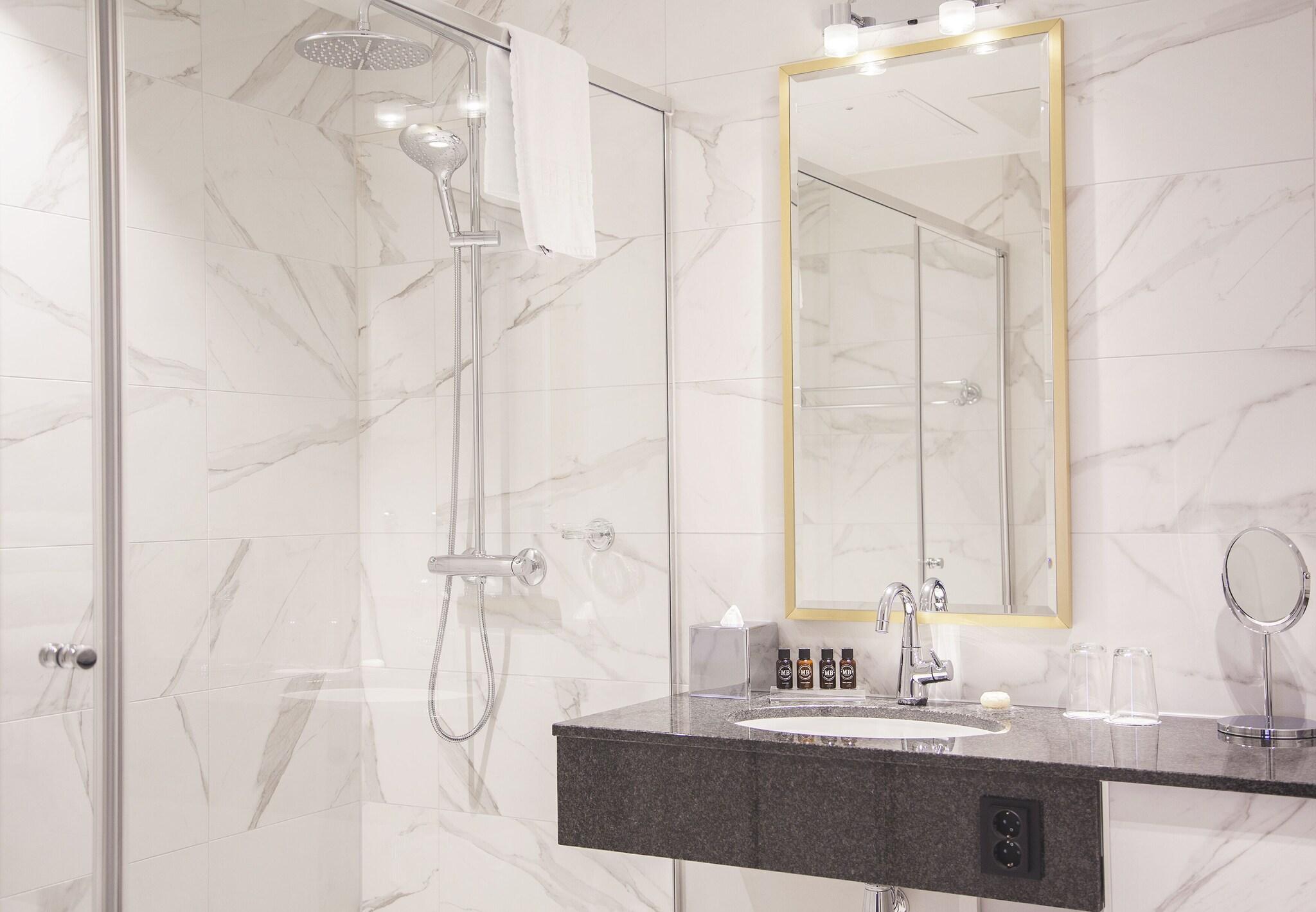 Junior Suite King Size Bed