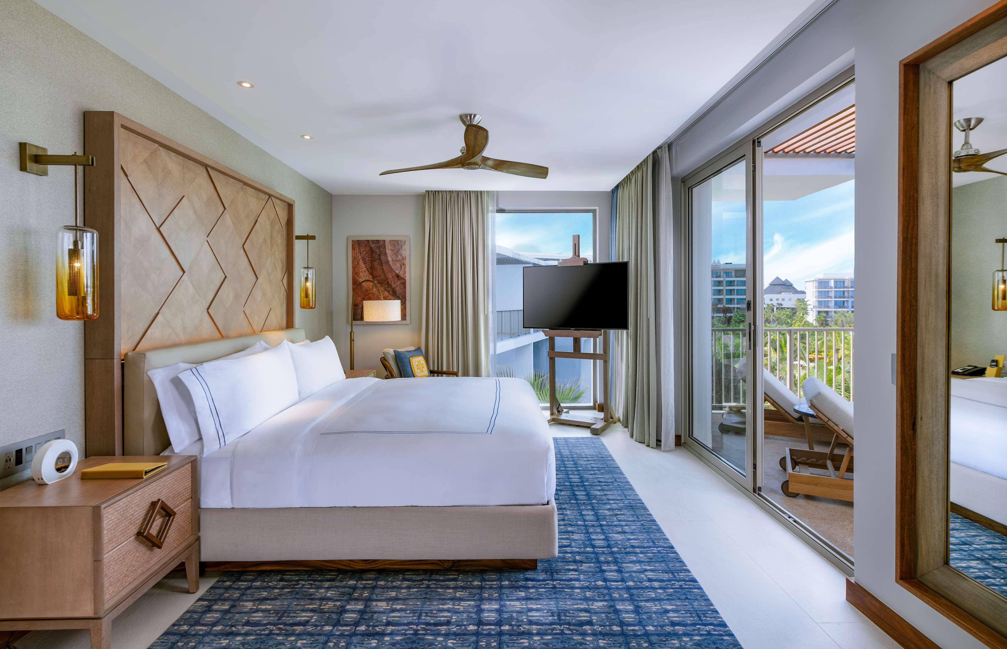 Suite Ocean View King Bed