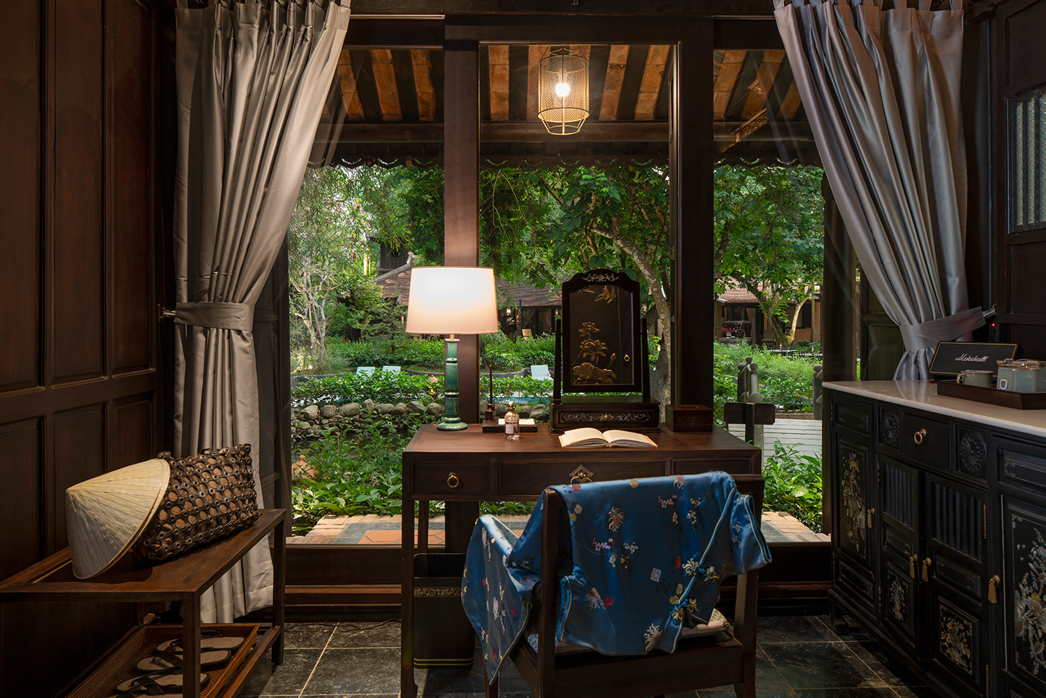 Double King Size Bed