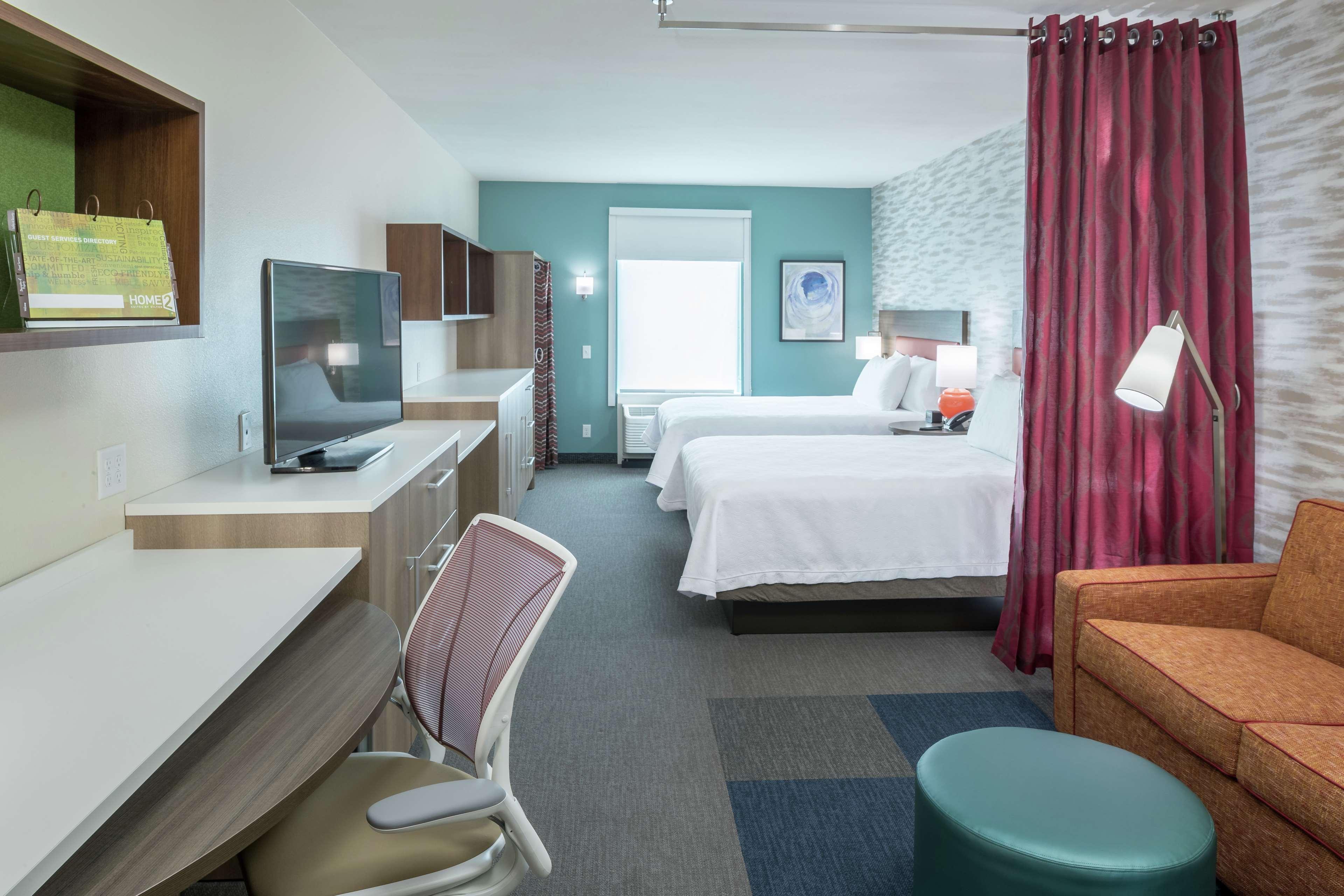 Studio Two Queen Beds Non Smoking