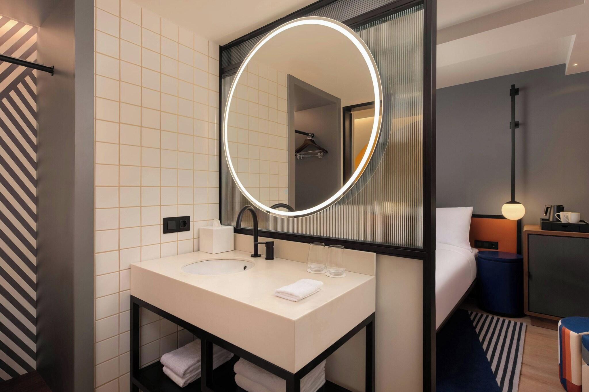 Double Queen Size Bed