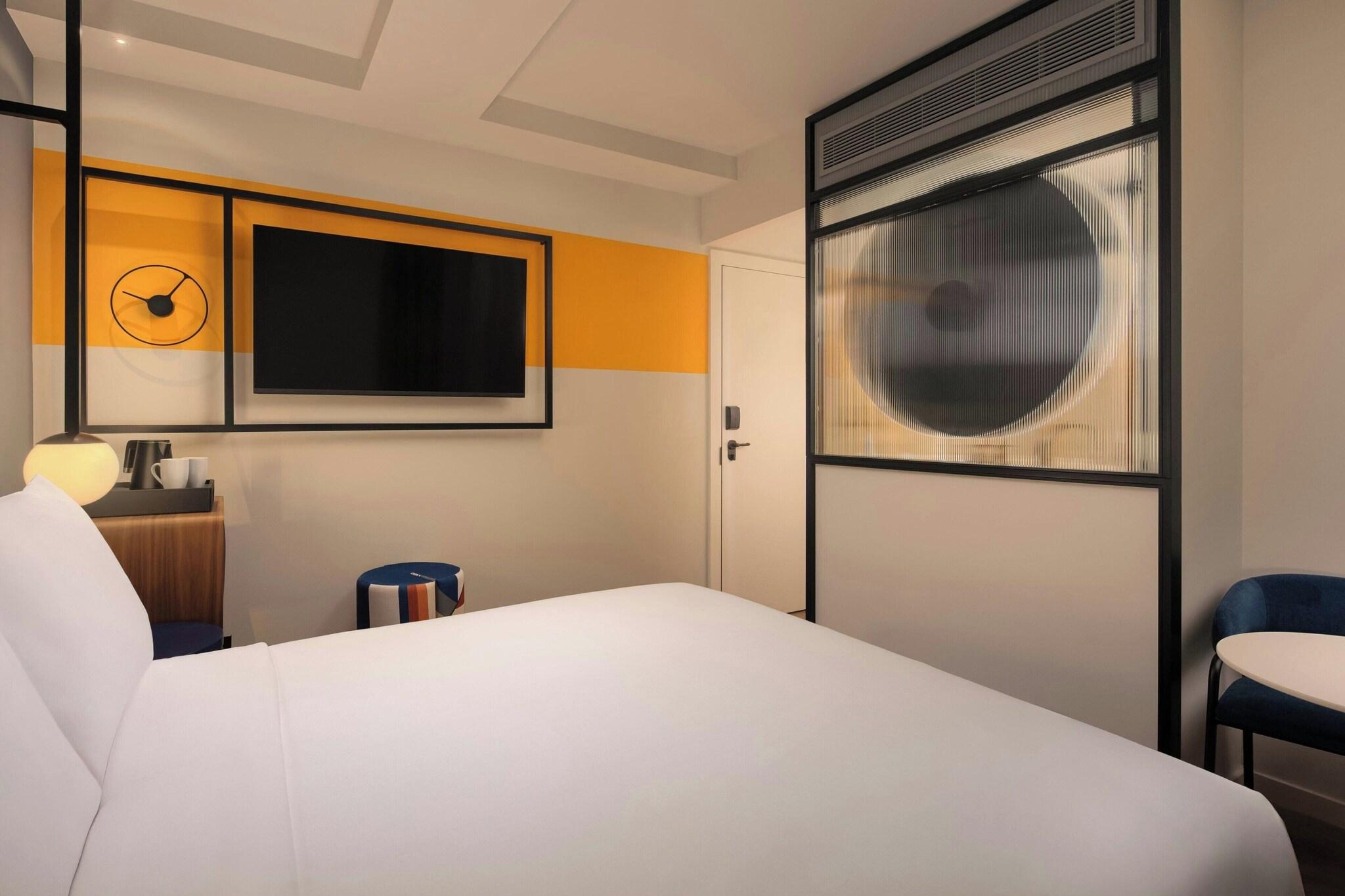 Double Queen Size Bed