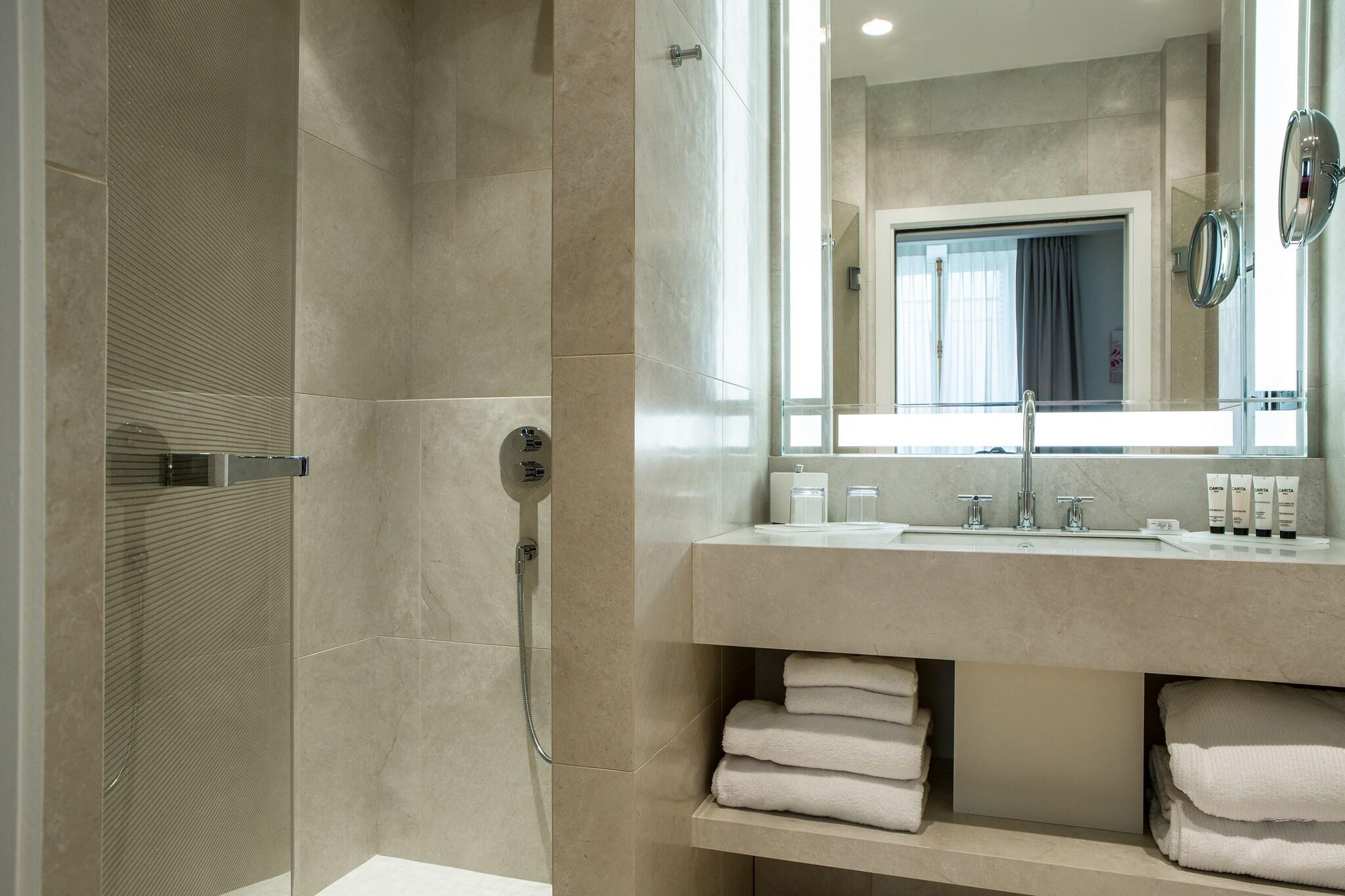 Double or Twin Classic King Bed