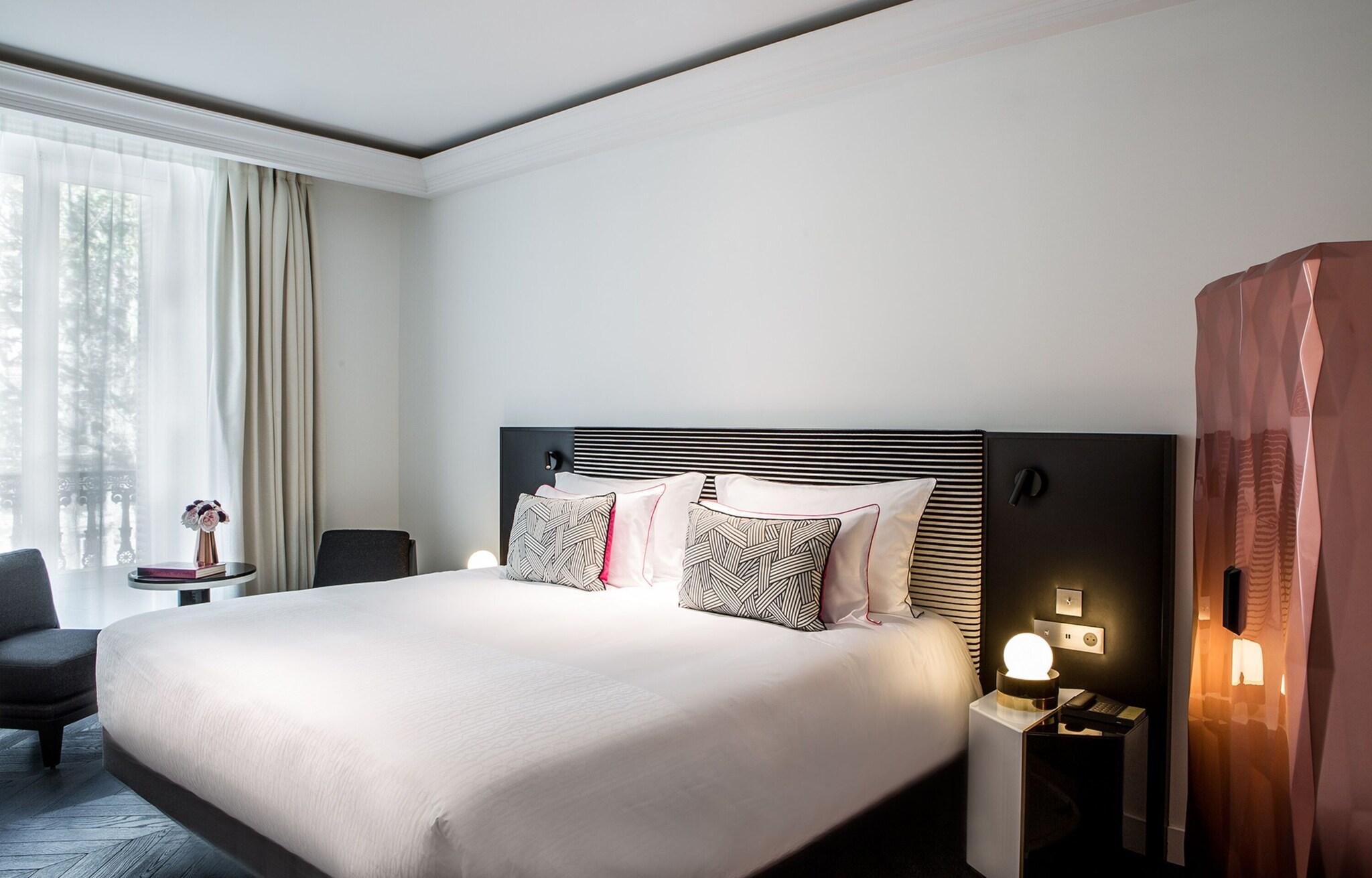 Double or Twin Classic King Bed