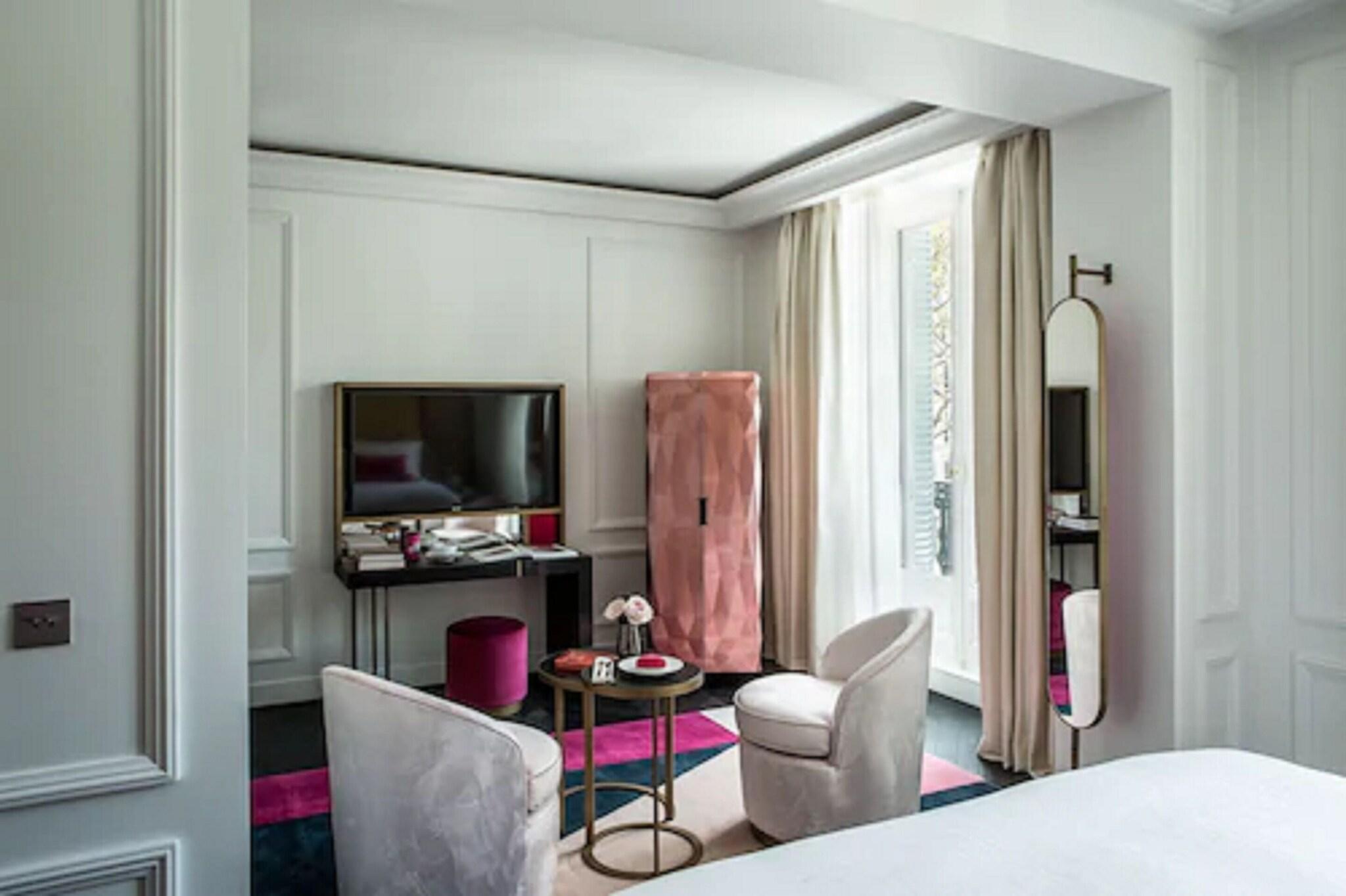 Junior Suite King Size Bed